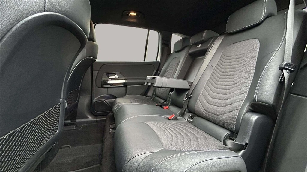 Mercedes-Benz-EQB-image-21