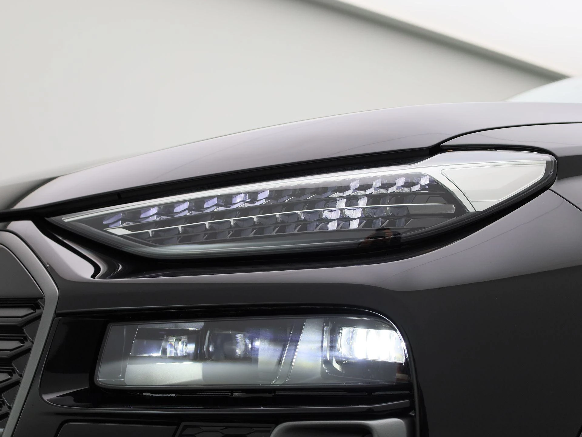Audi-Q6 e-tron-image-51