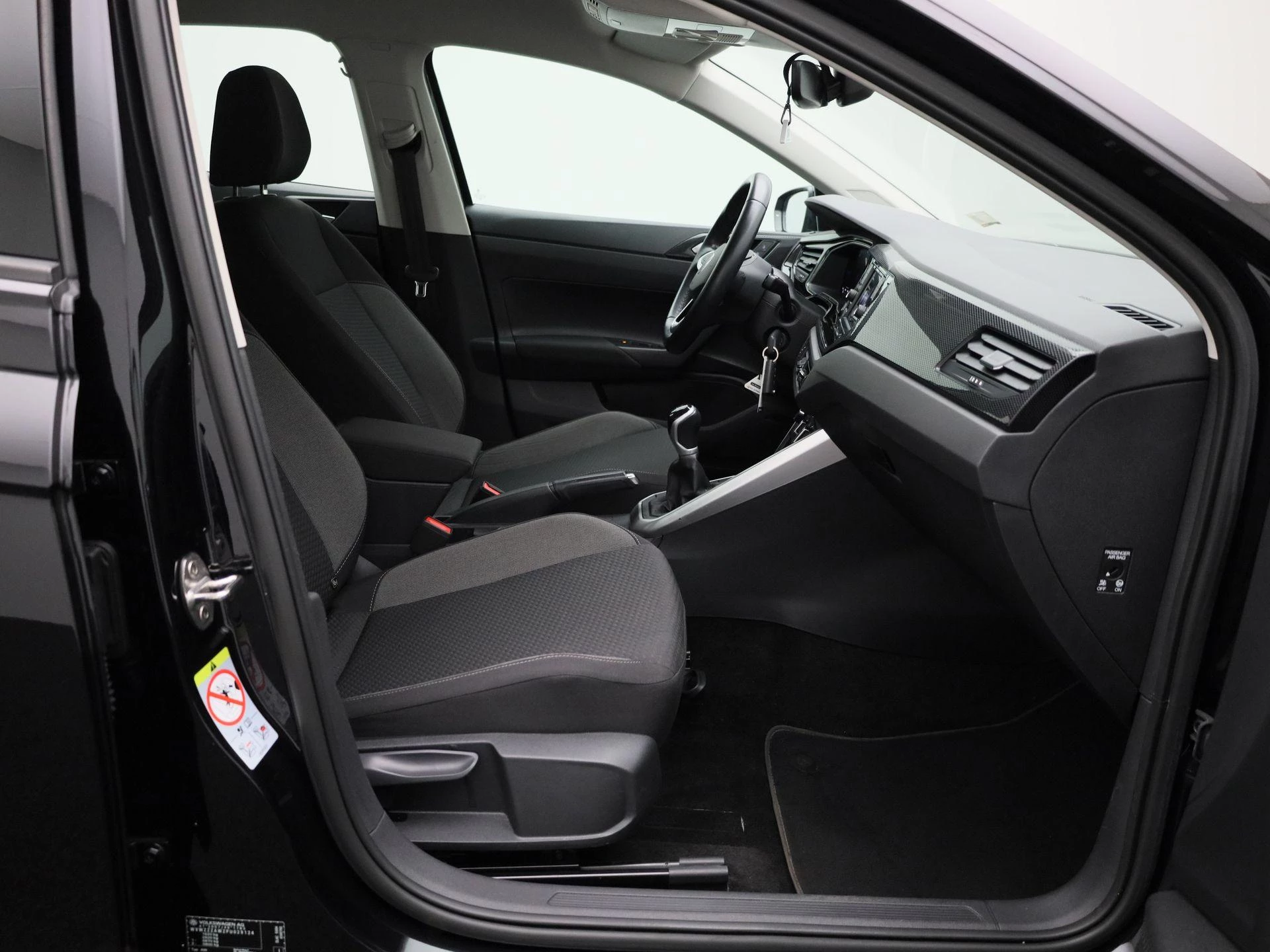 Volkswagen-Polo-image-29