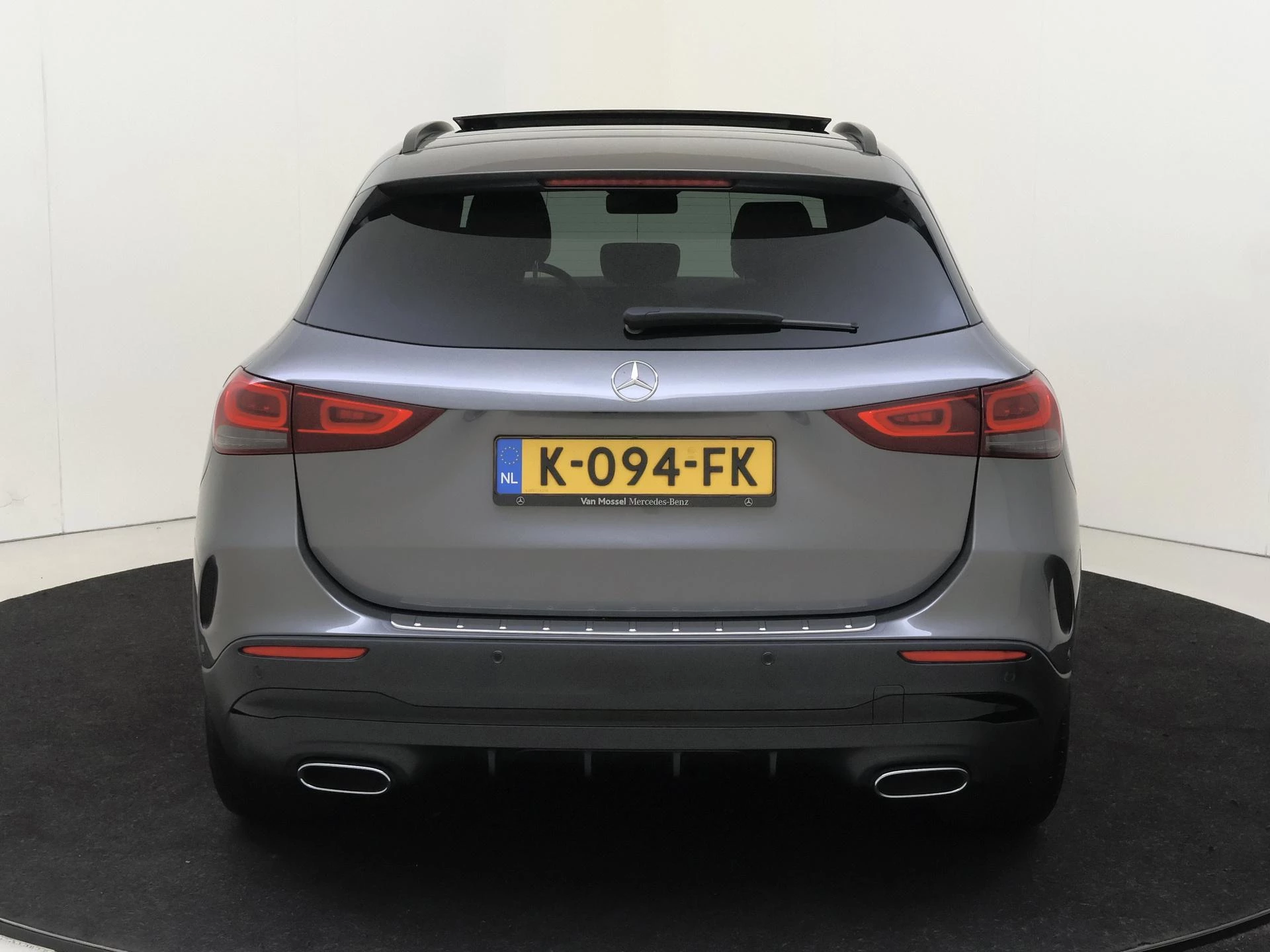 Mercedes-Benz-GLA-image-6