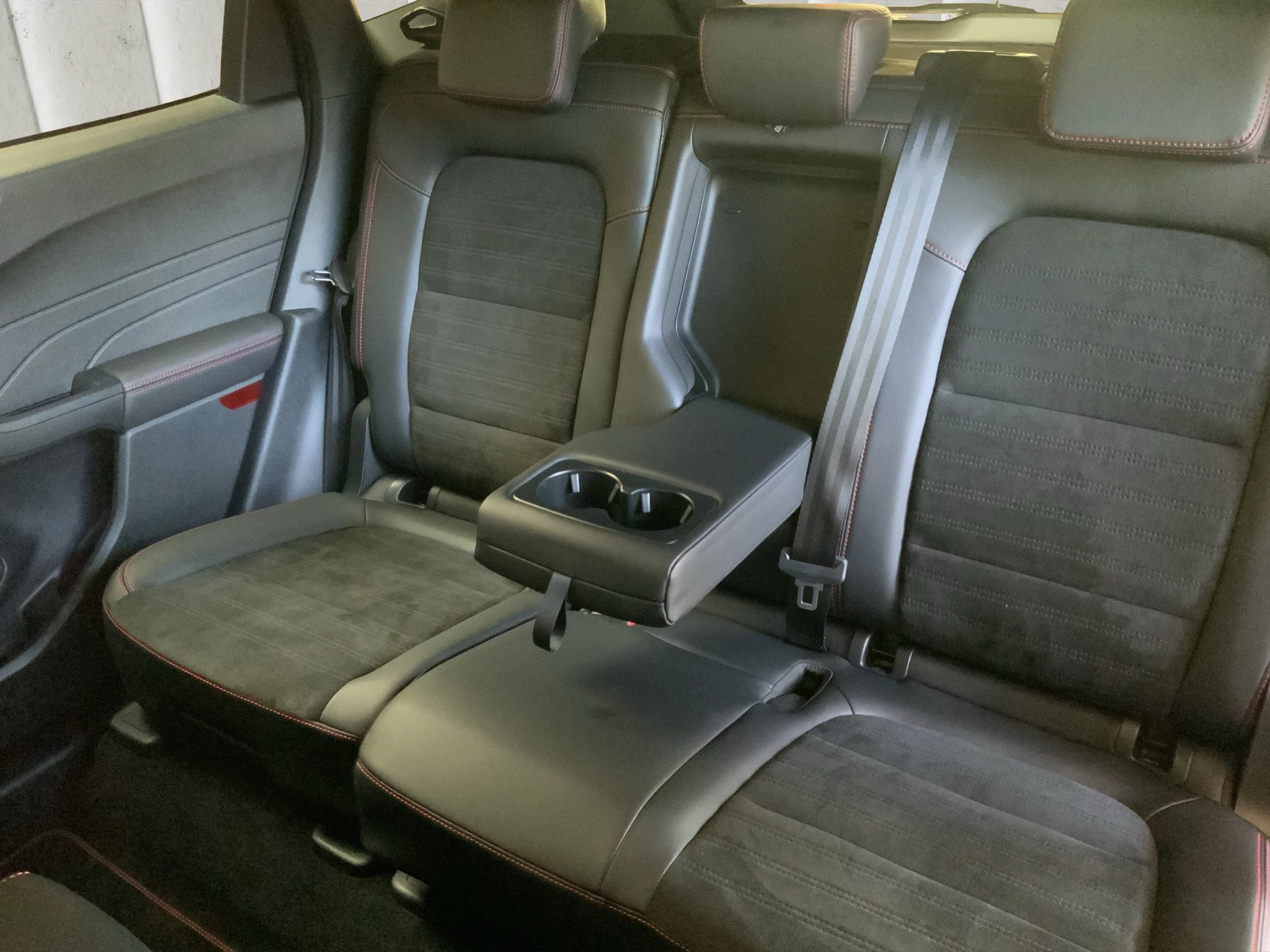 Ford Kuga ST-Line X*PANO*AHK*KAM*ACC*NAVI*SOUND-SYS. LED Pano SHZ 4xSHZ