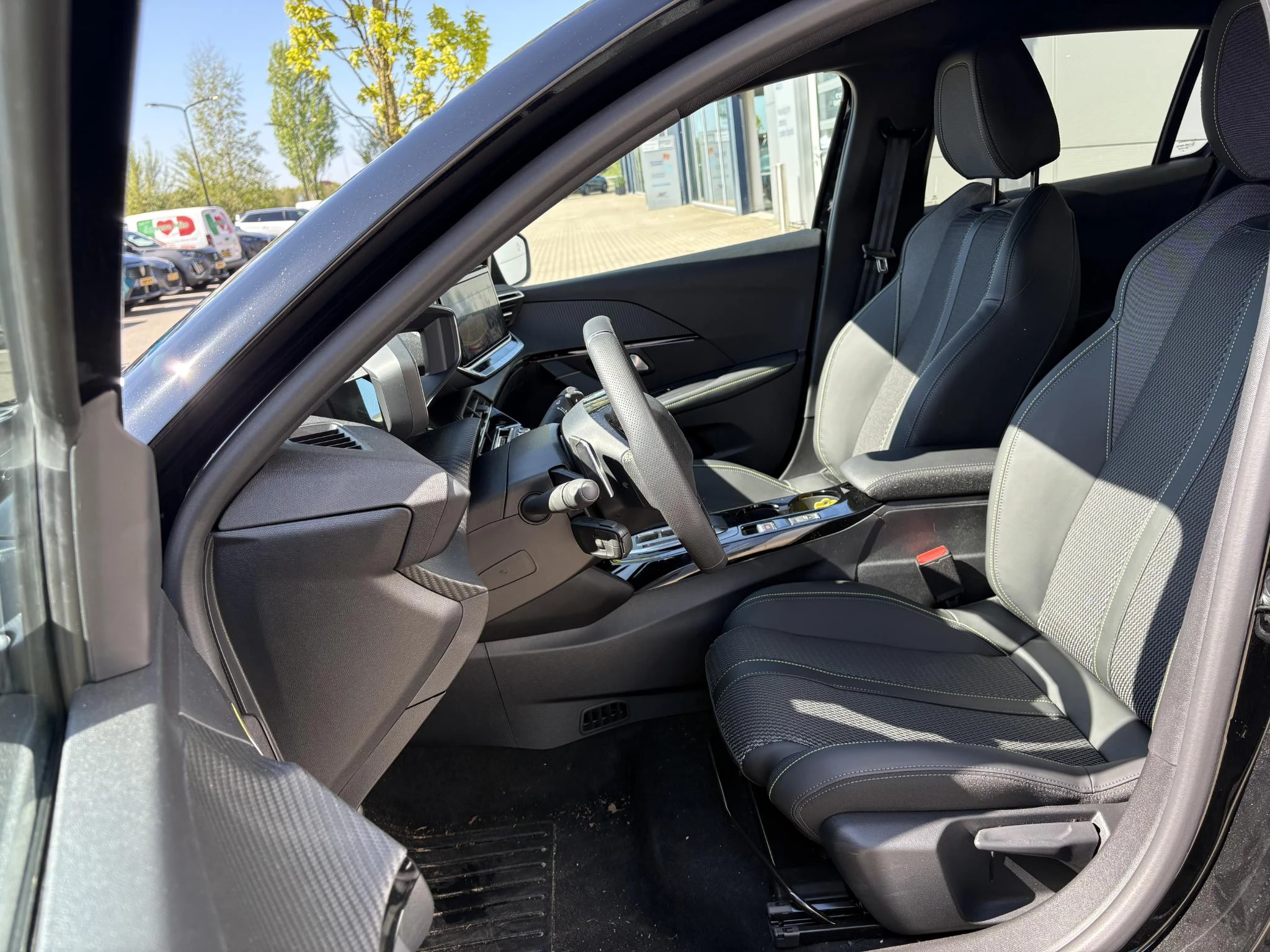 Peugeot-208-image-9