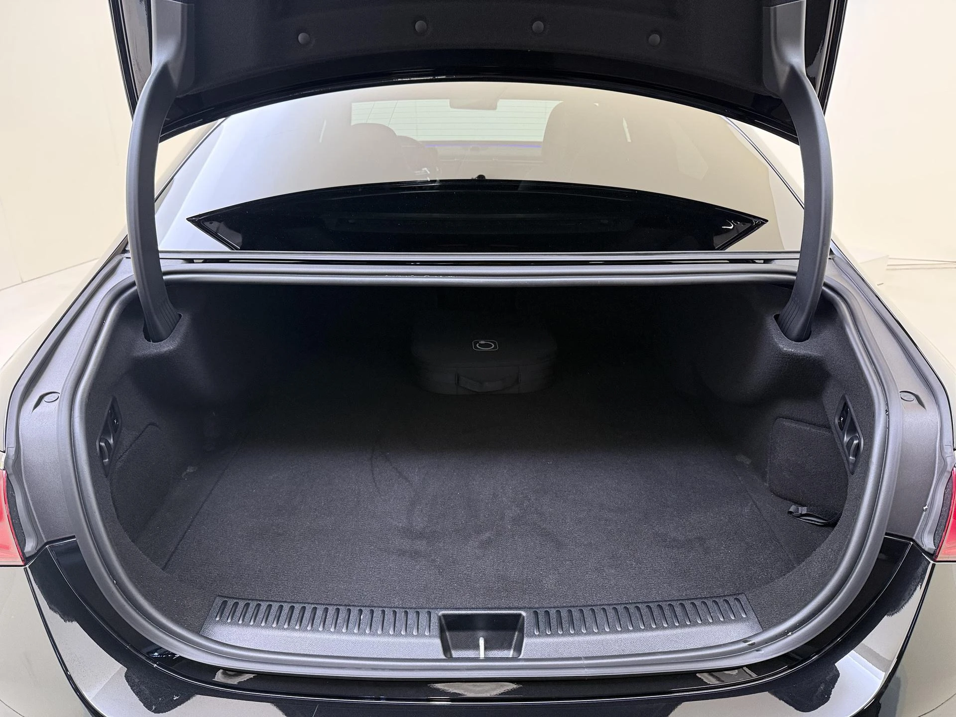 Mercedes-Benz-E-Klasse-image-33