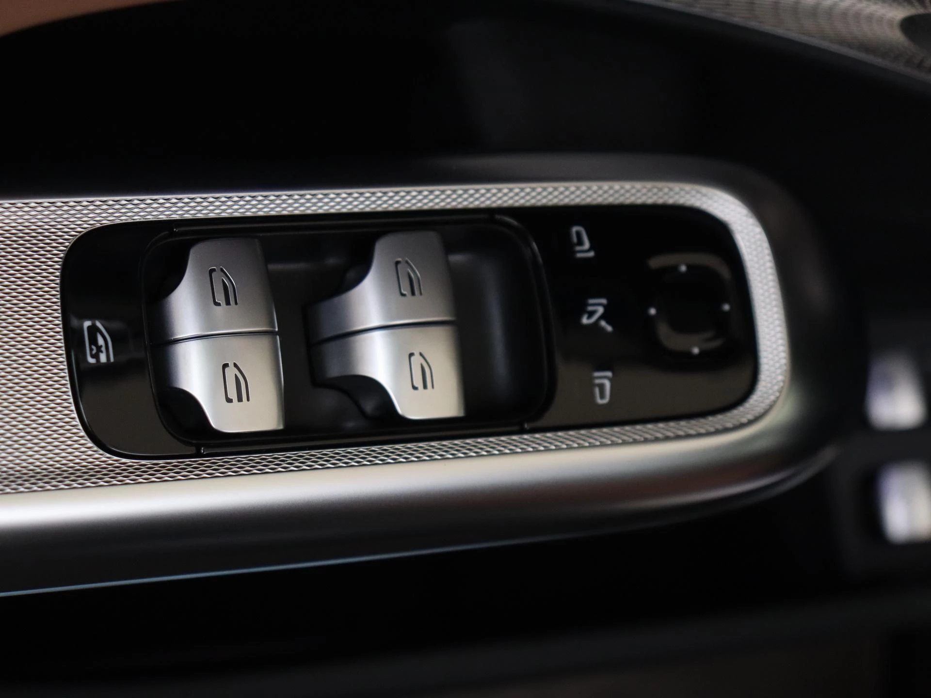 Mercedes-Benz-E-Klasse-image-25