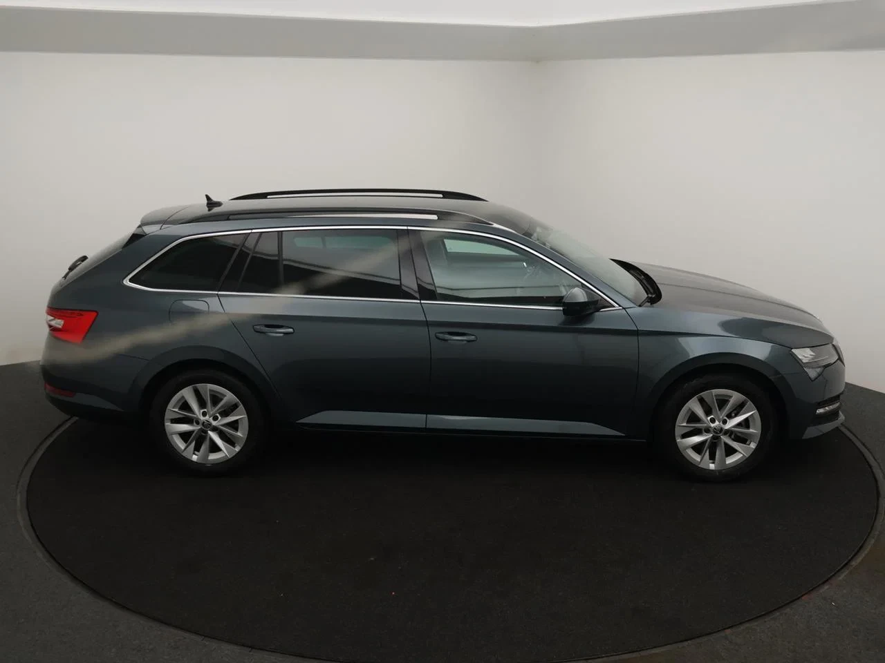 Škoda Superb Combi 1.5TSI 150PK ACT *AUTOMAAT*NAVI*CRUISE*LED*PDC*APP CONNECT*BLTH*ZETELVERWARMING*