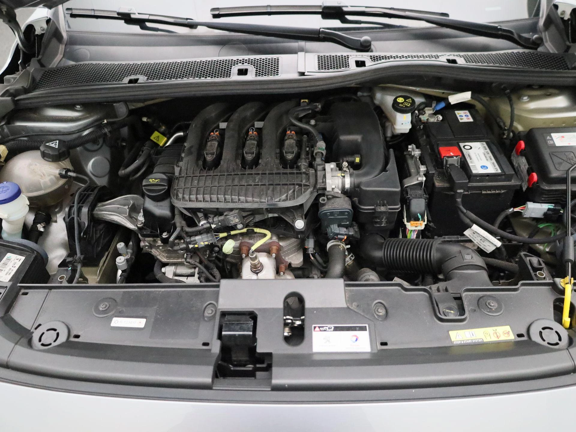 Peugeot-208-image-25