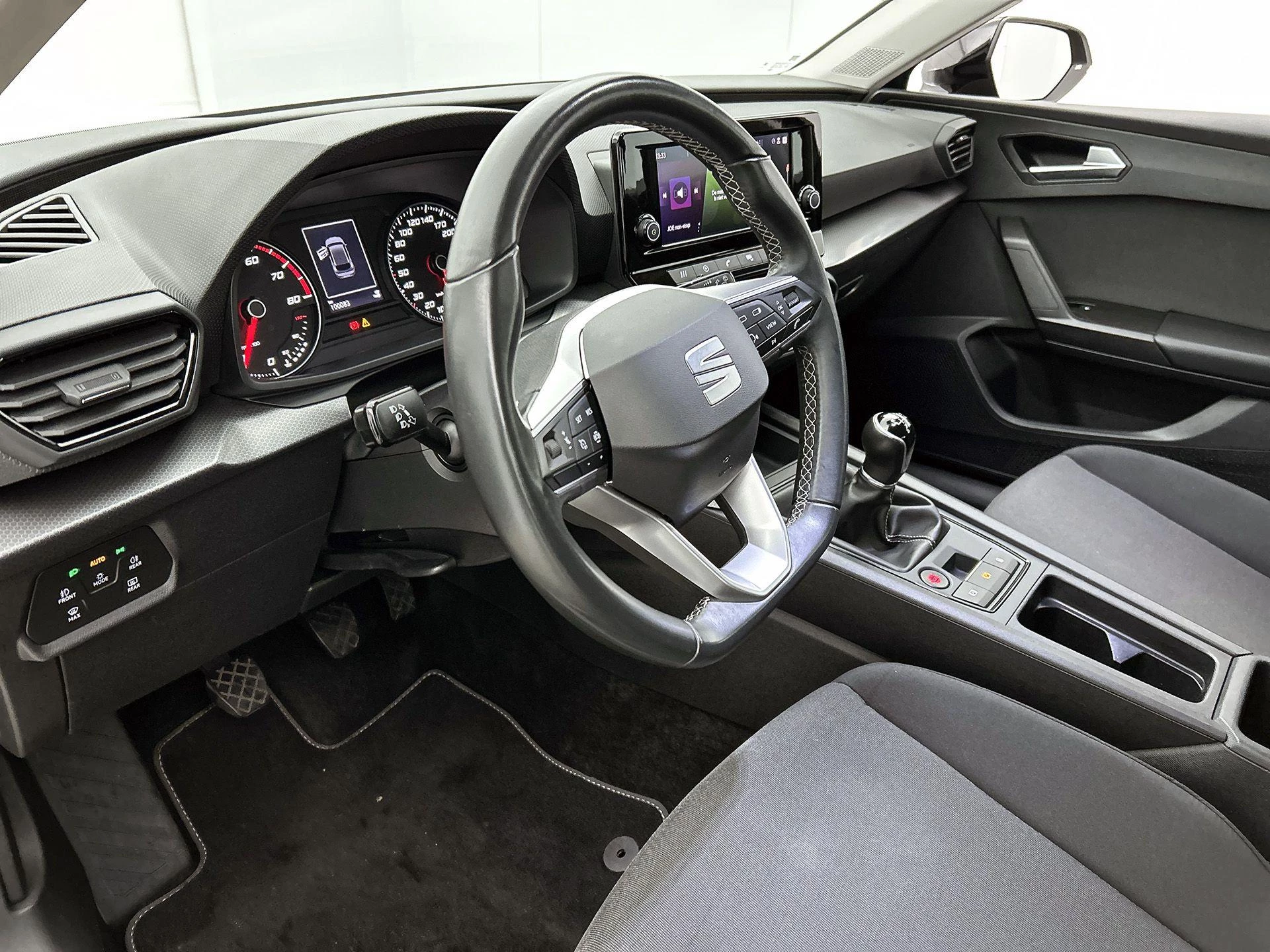 SEAT-Leon-image-10