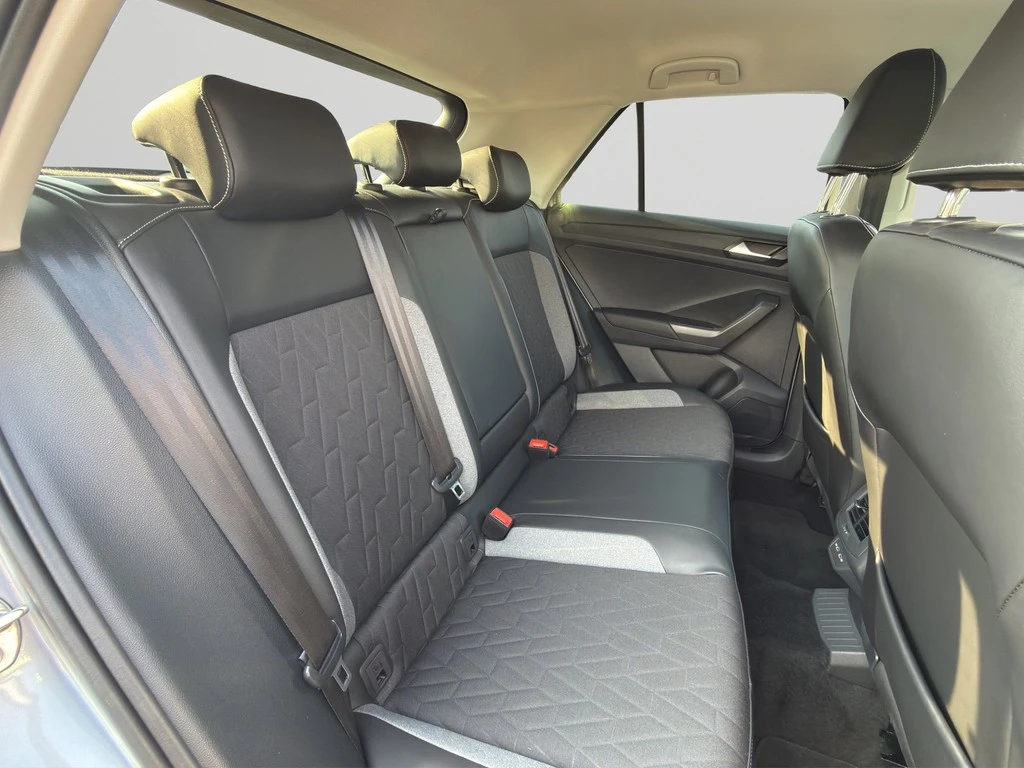 Volkswagen-T-Roc-image-7