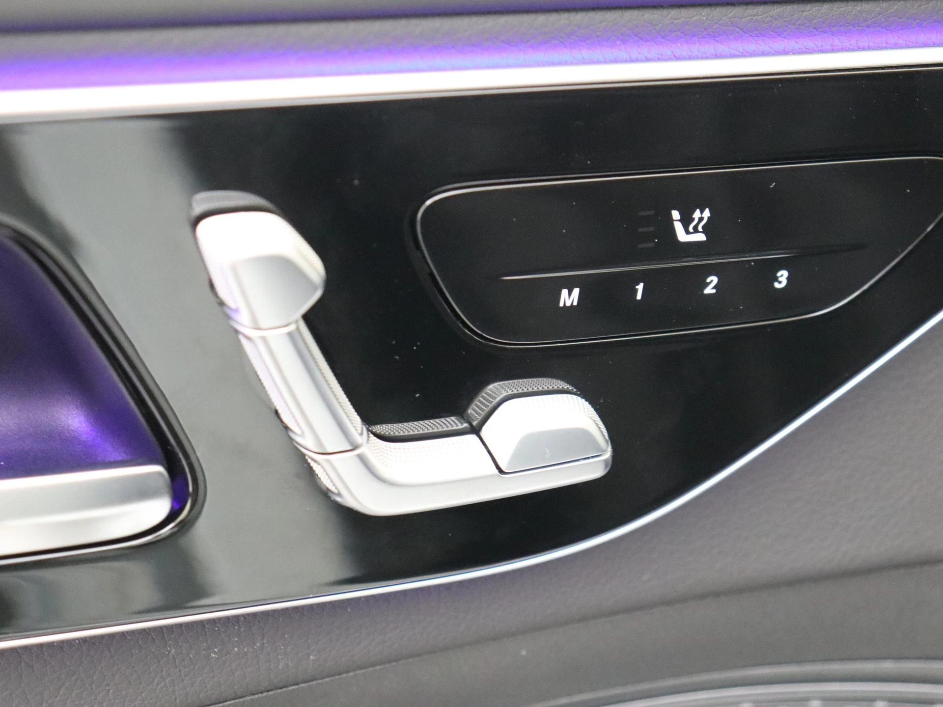 Mercedes-Benz-C-Klasse-image-24