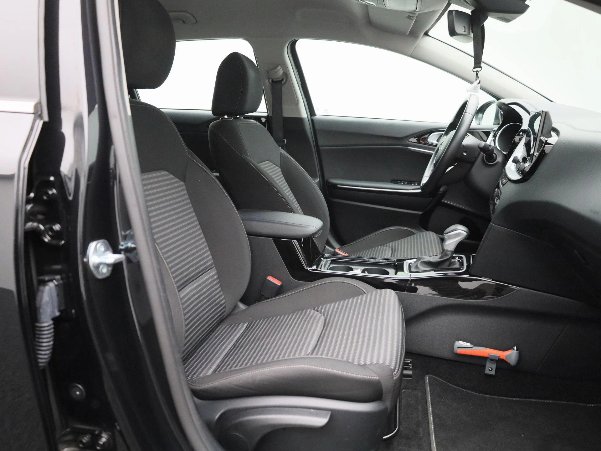 Kia-Ceed Sportswagon-image-30