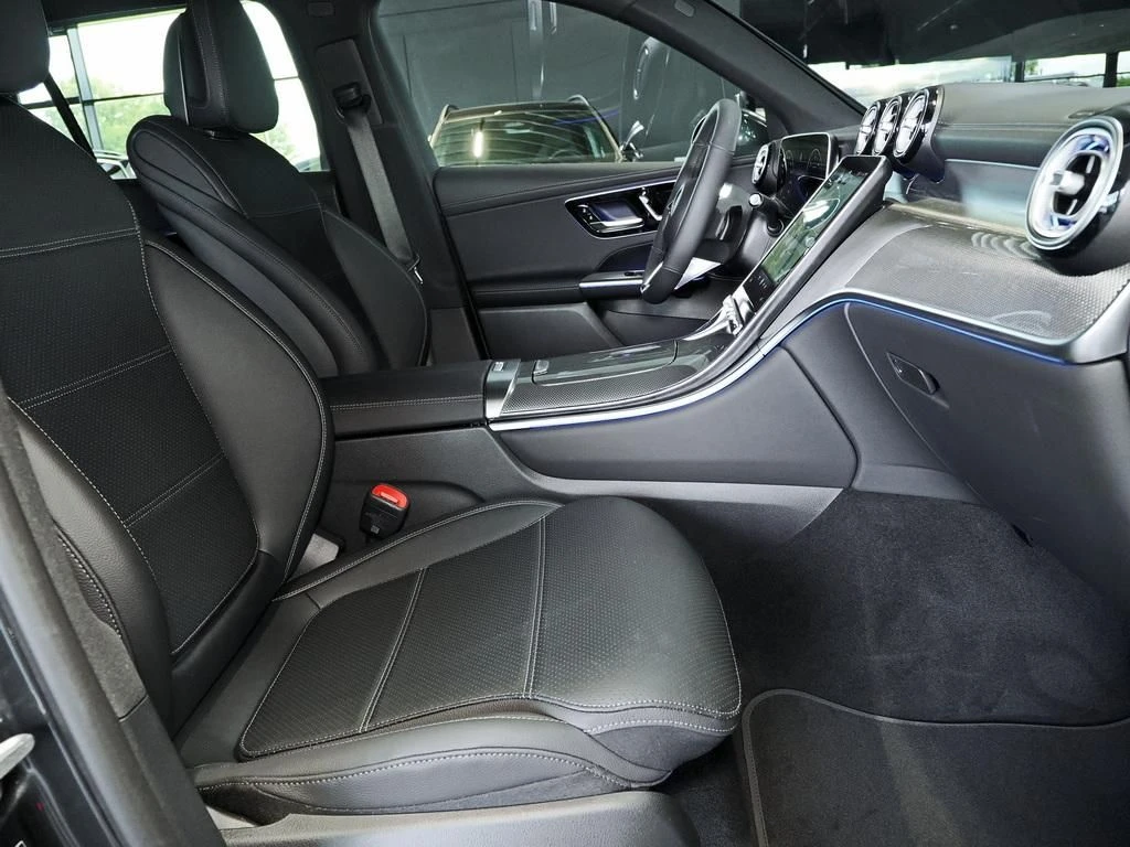 Mercedes-Benz-GLC 200 d-image-12