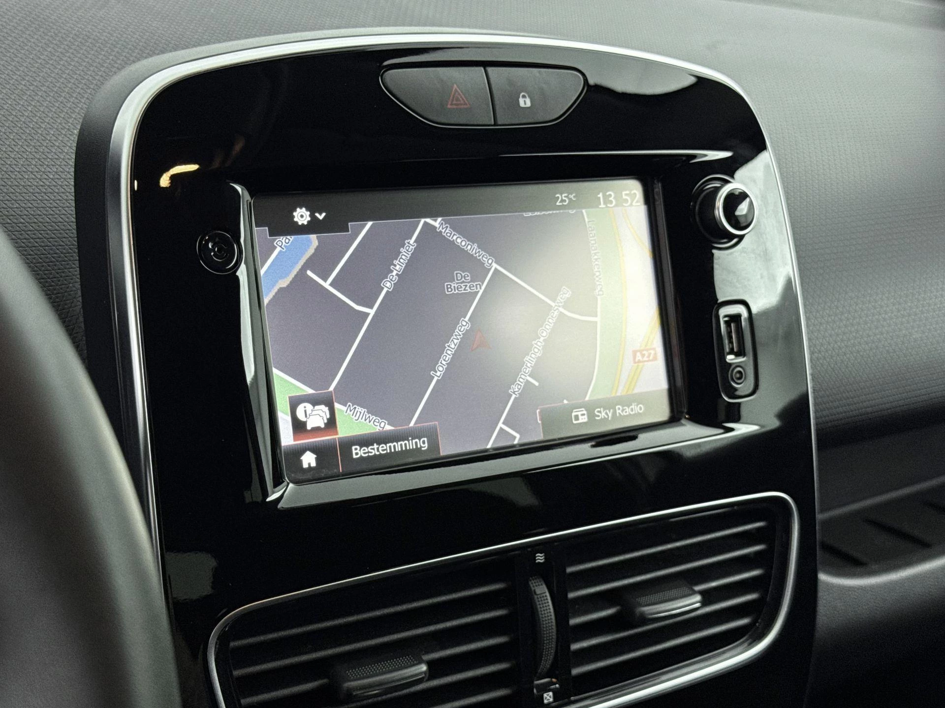 Renault-Clio-image-10