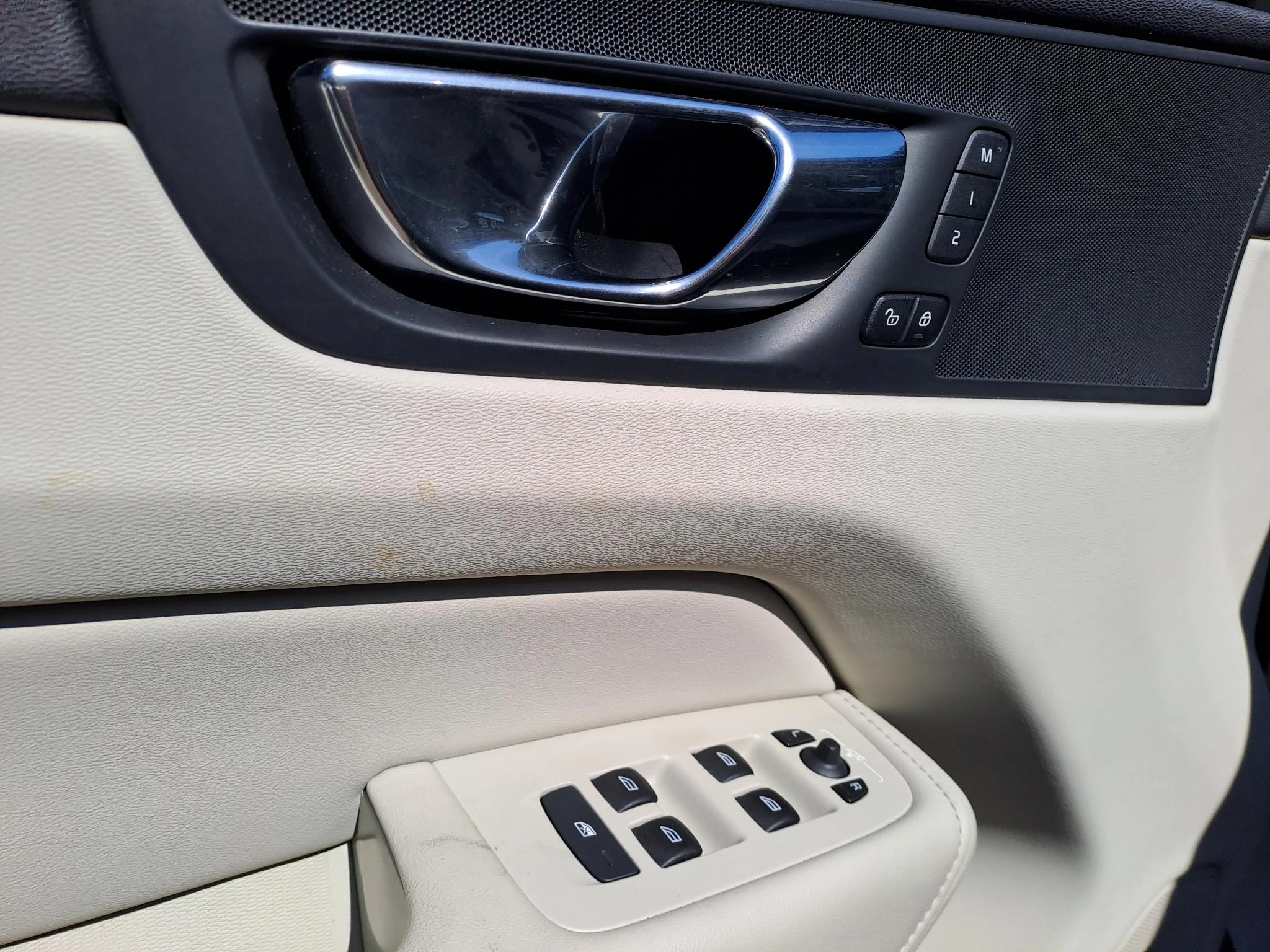 Volvo-XC60-image-7