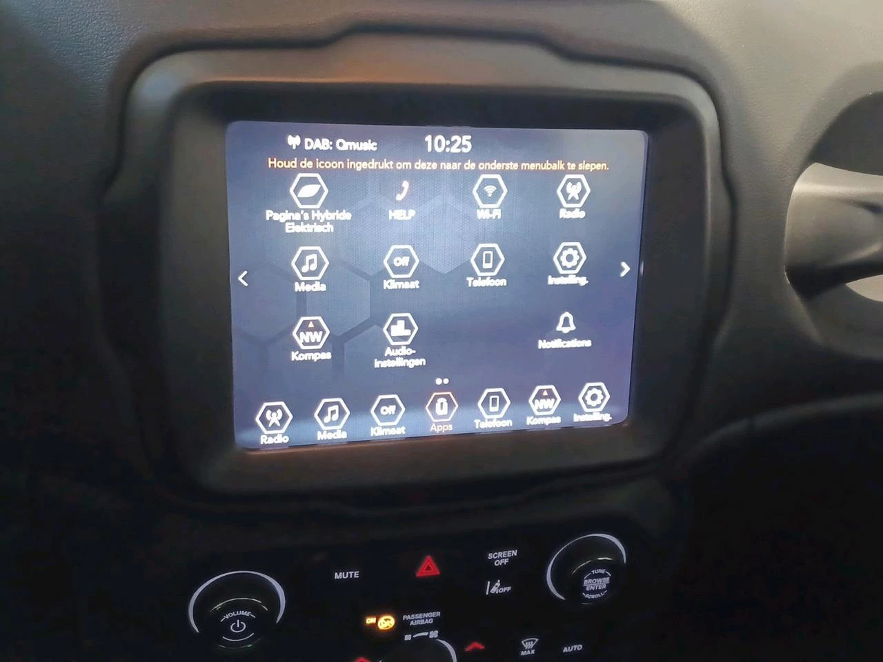 Jeep-Renegade-image-19