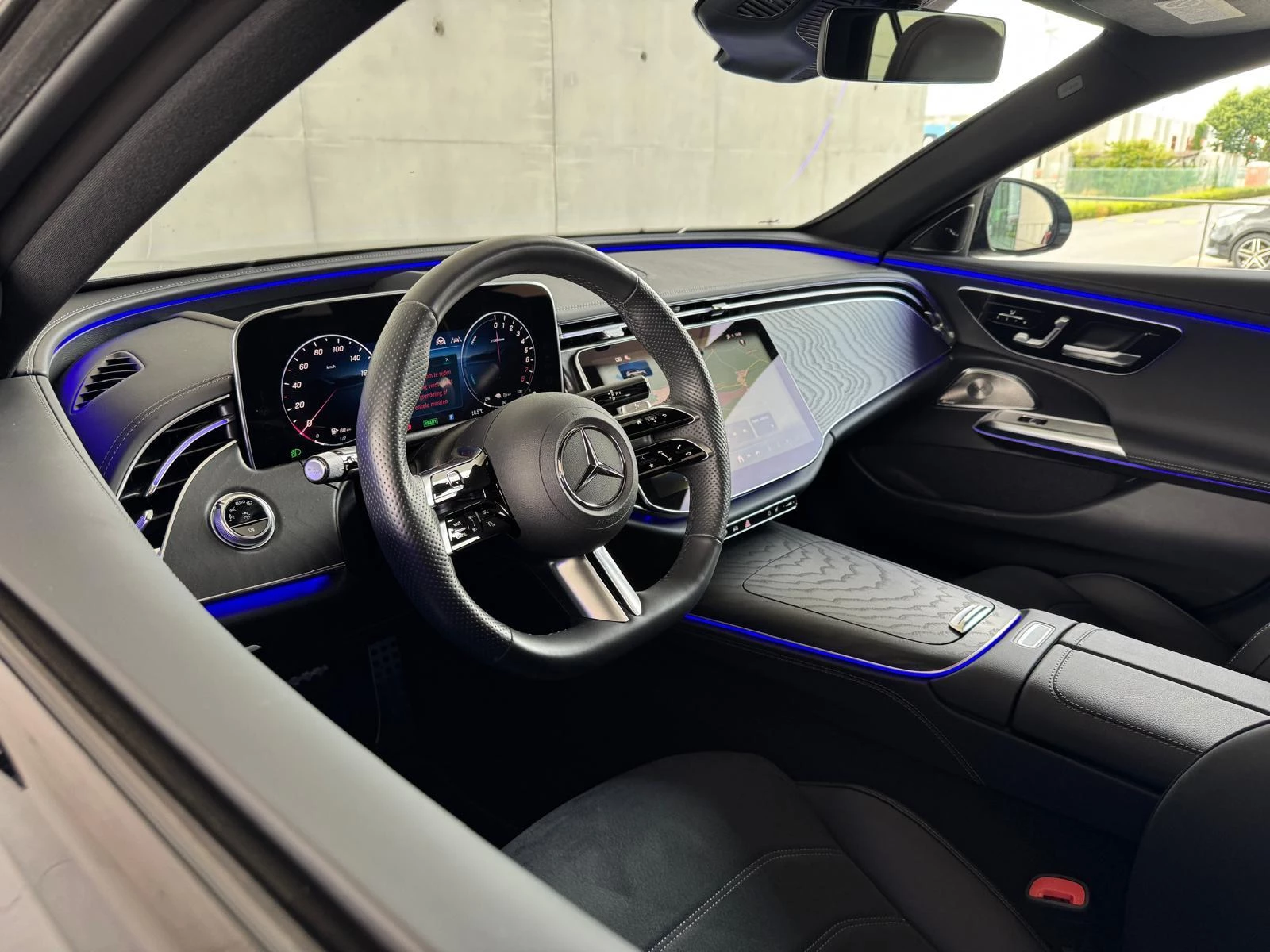 Mercedes-Benz E-Klasse 300 e AMG Line Break + PANO DAK + BURMESTER + DIGITAL LIGHT + NIGHTPACK