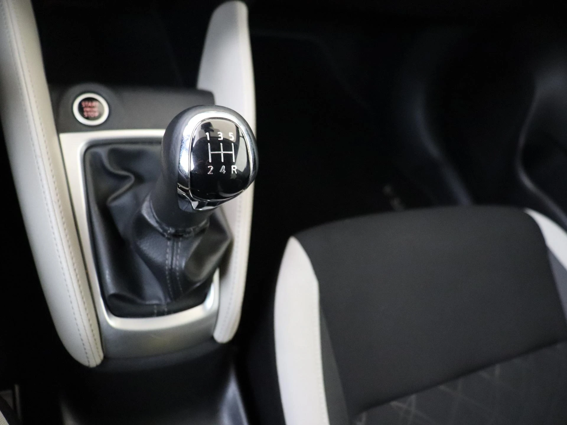 Nissan-Micra-image-13