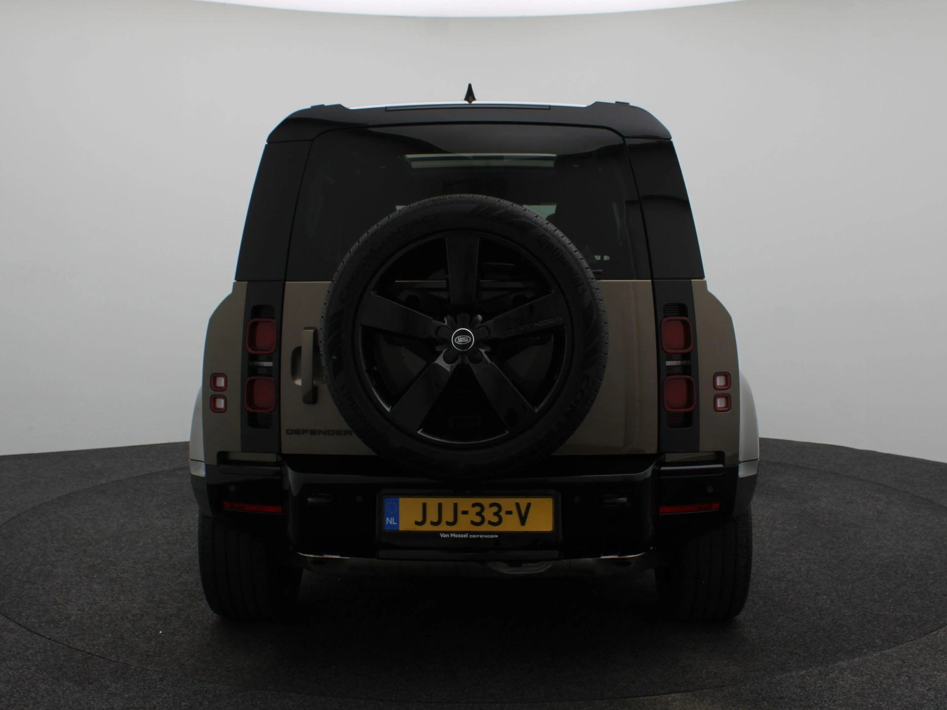 Land Rover Defender 110 2.0 P300e 110 X-Dynamic HSE