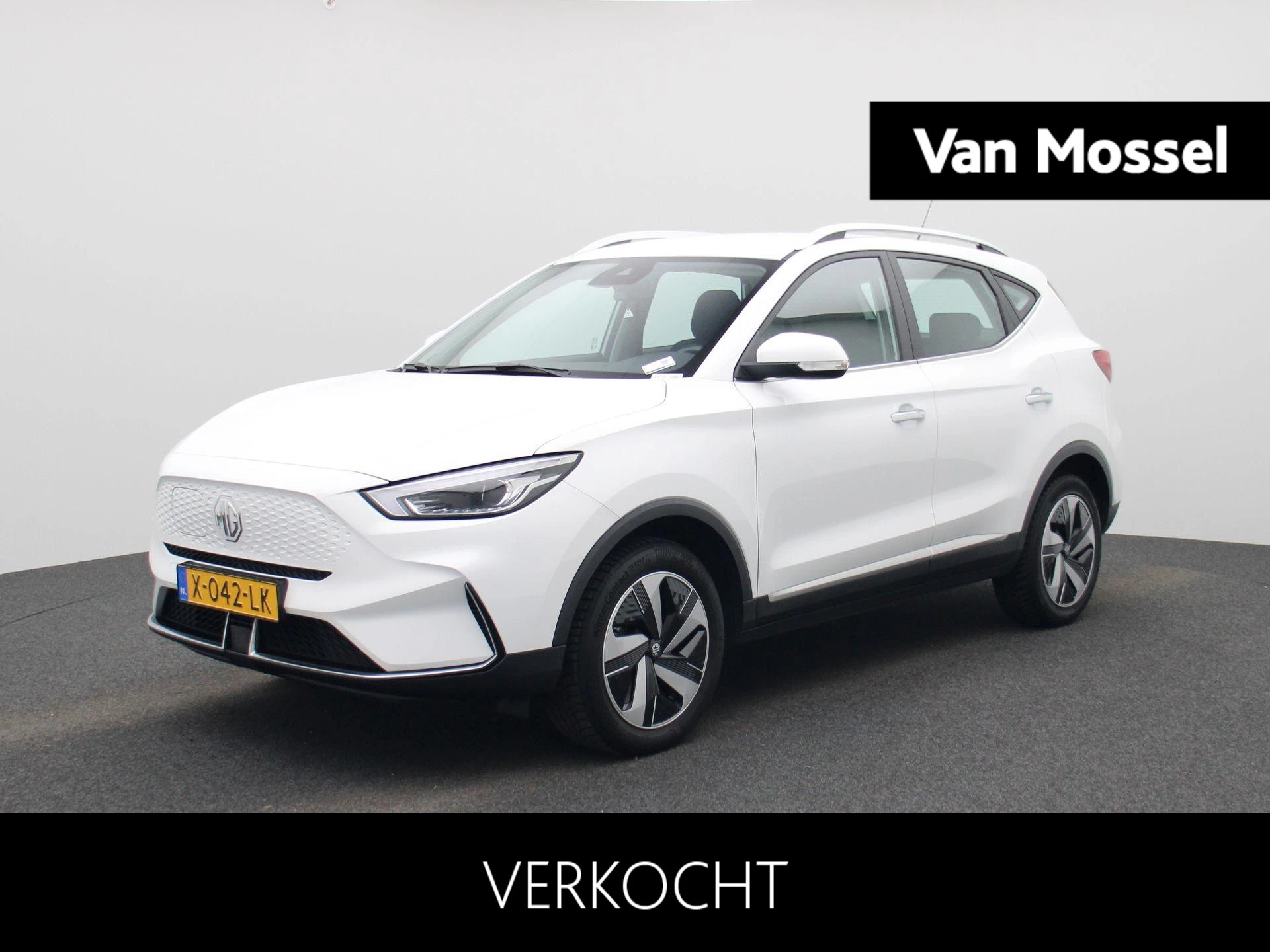 MG-ZS EV-image-0