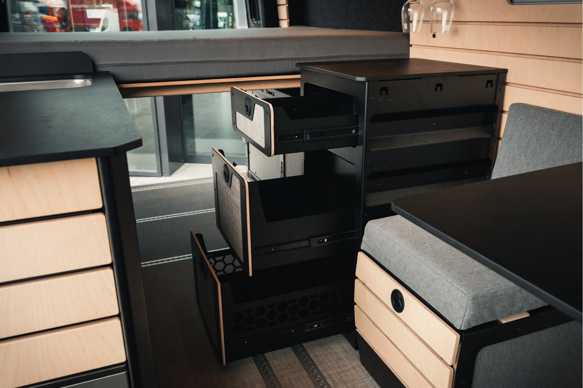 Mercedes-Benz-Sprinter-image-31