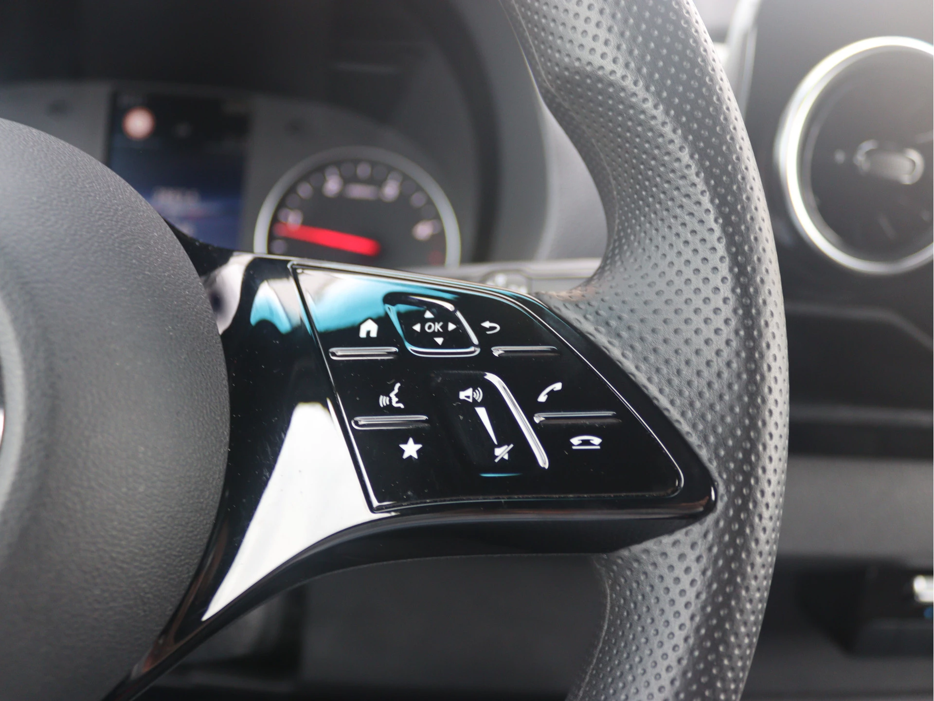 Mercedes-Benz-Sprinter-image-7