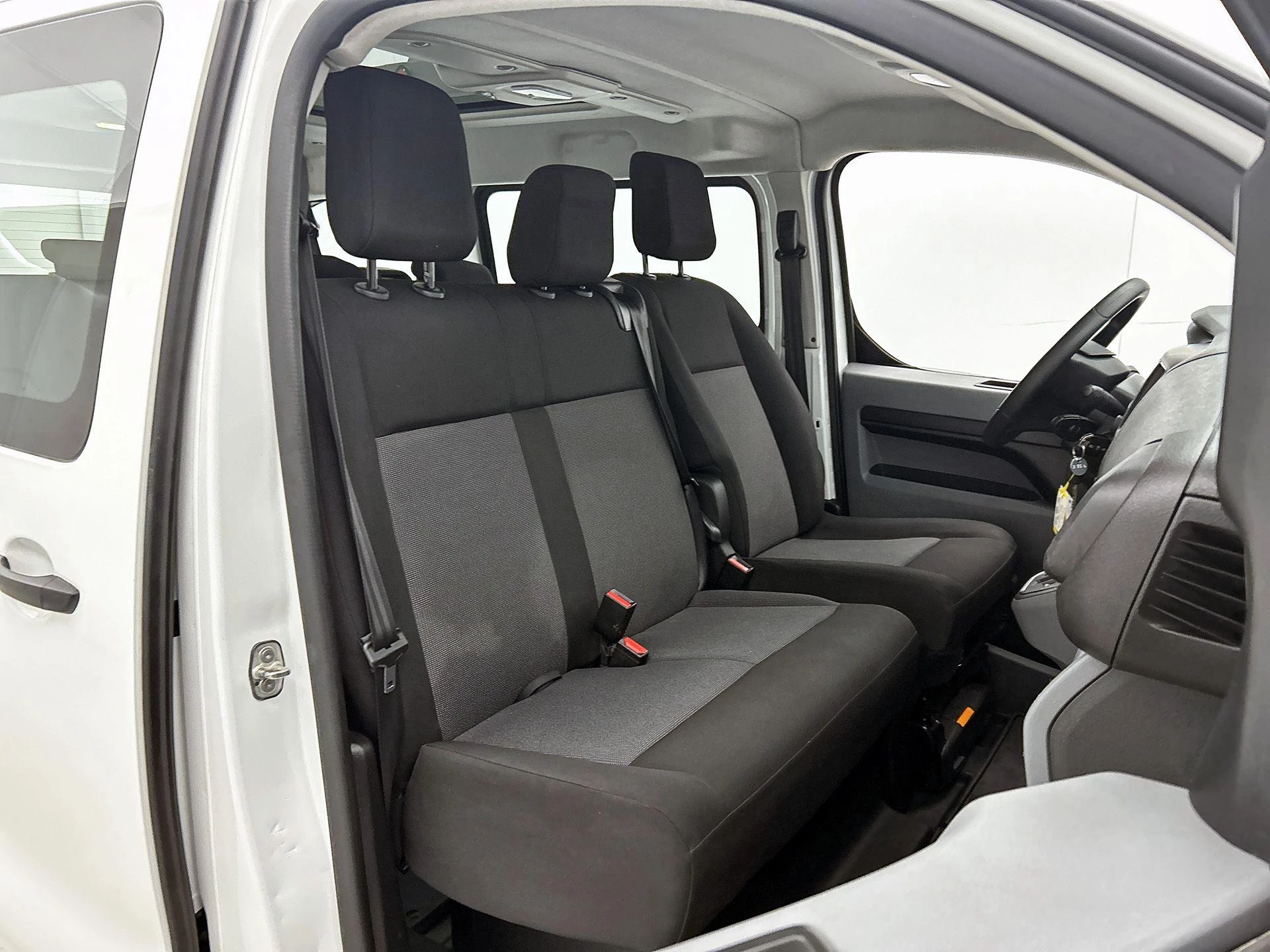Opel-Vivaro-e-image-30