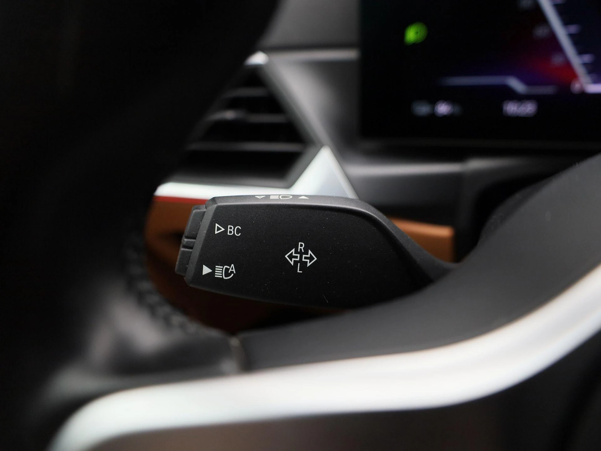 BMW-i4-image-21