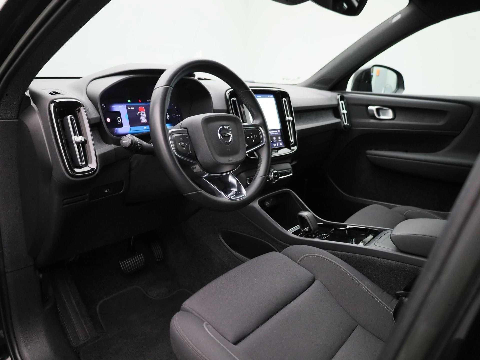 Volvo-XC40-image-29