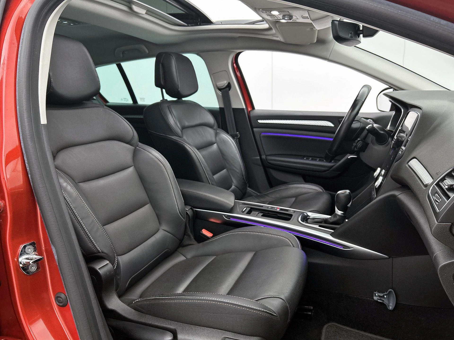 Renault-Megane E-Tech-image-45