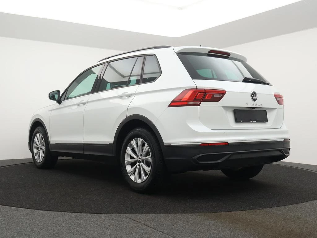 Volkswagen-Tiguan-image-7