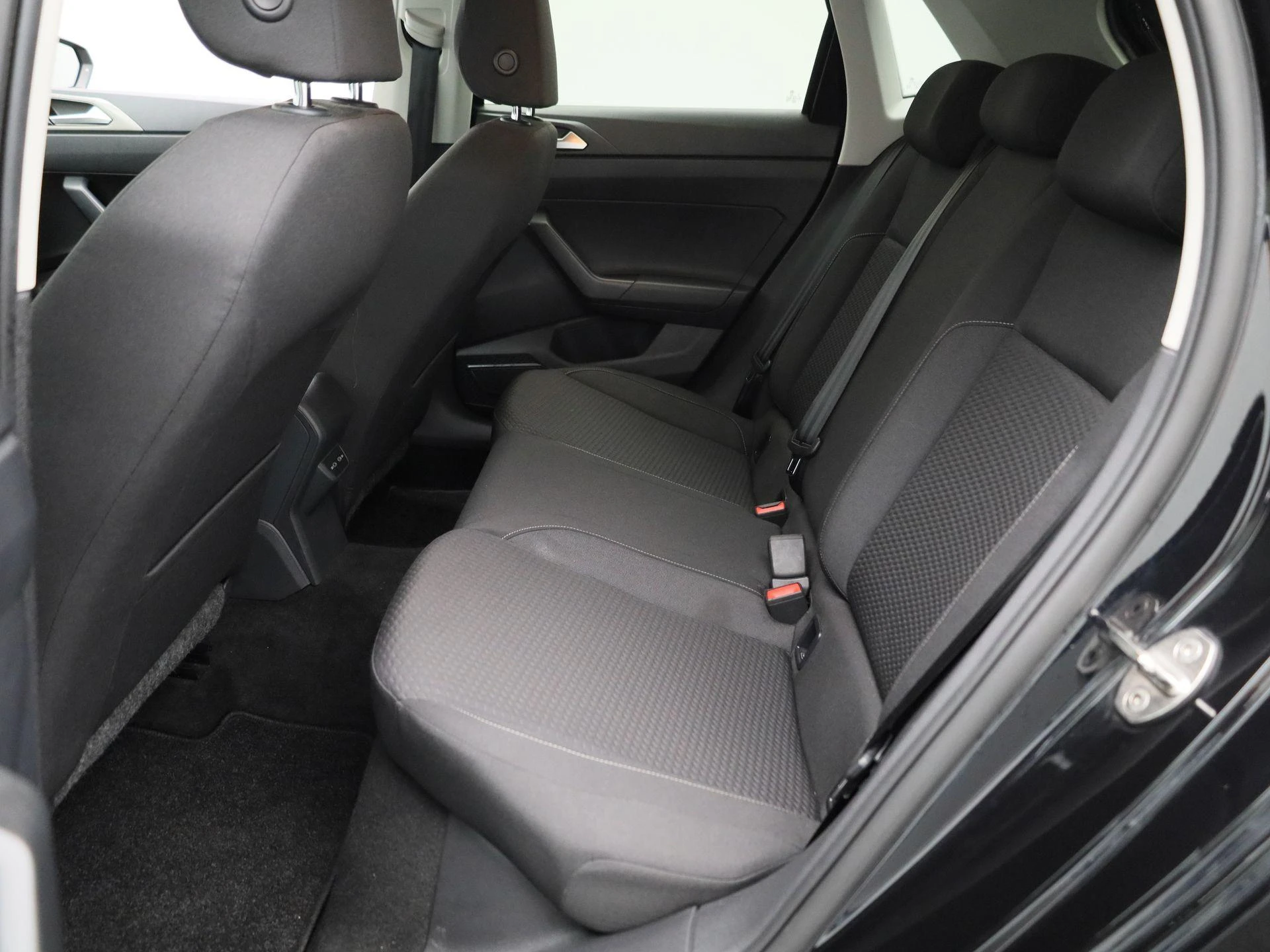 Volkswagen-Polo-image-10