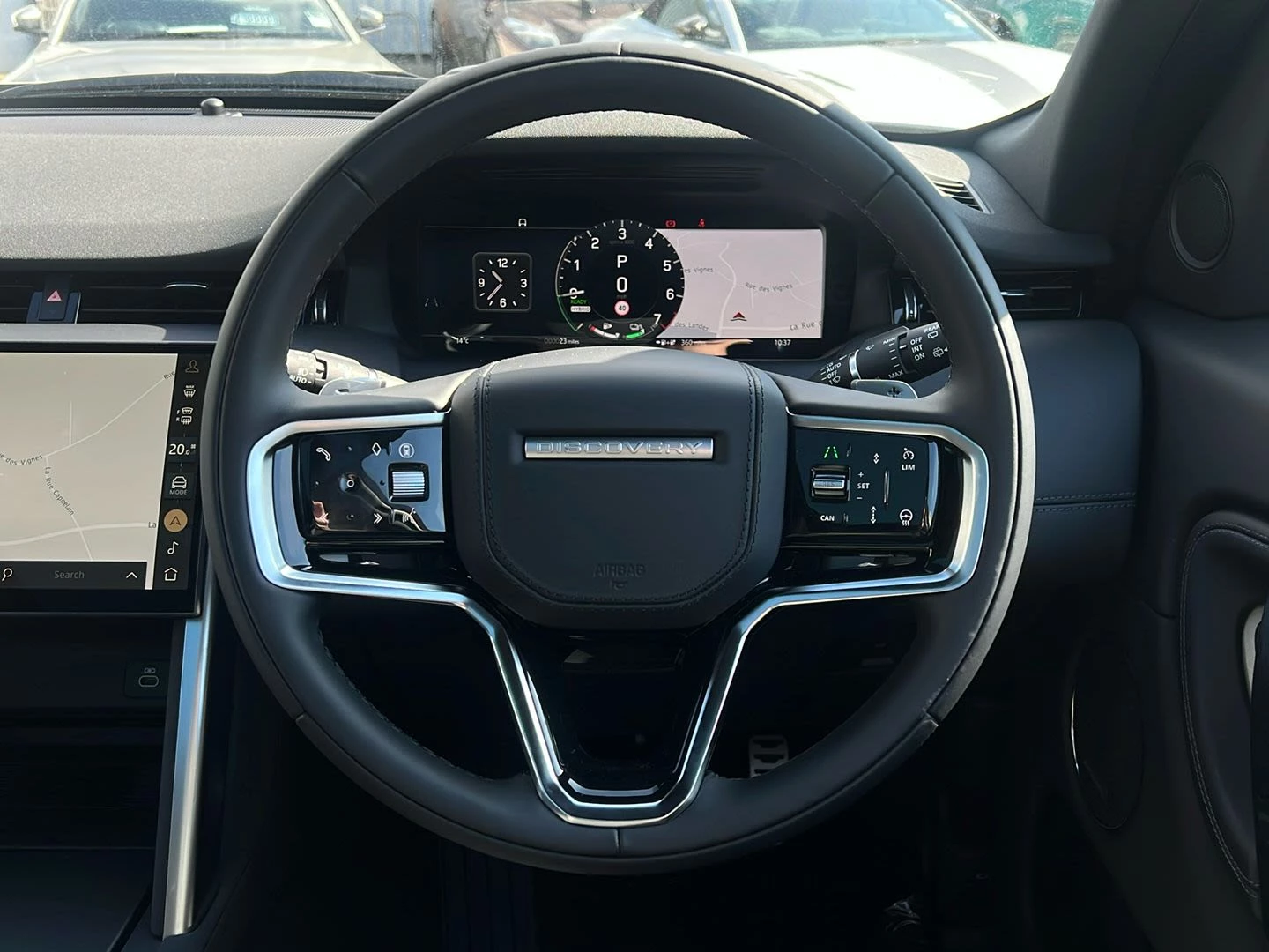Land Rover-Discovery Sport-image-7
