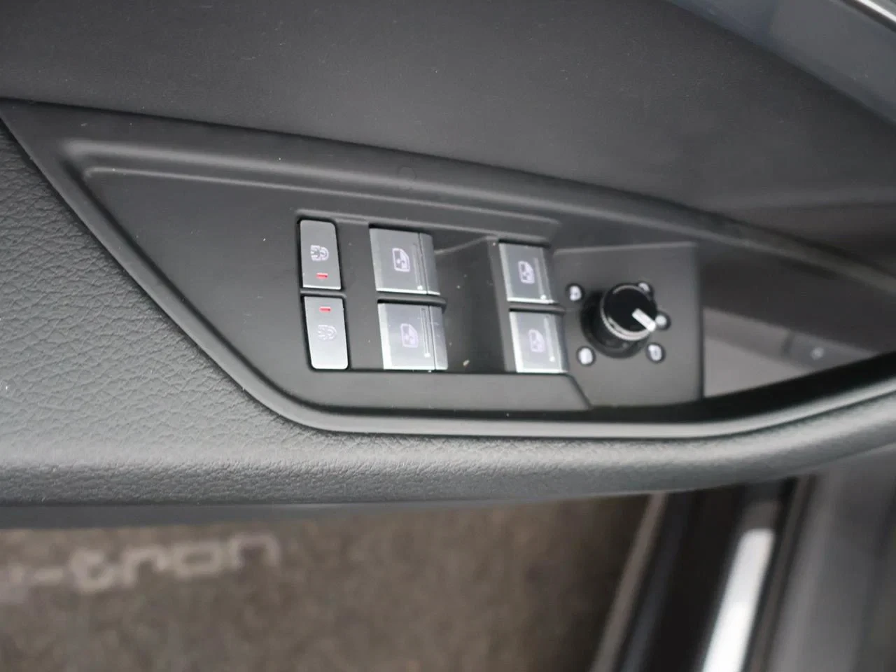 Audi e-tron Sportback Audi e-tron Sportback 55 QUATTRO 408PK *AUTOMAAT*LEDER*CAMERA*VIRTUAL COCKPIT*PDC*ACC*NAVI*APP-CONNECT*...*