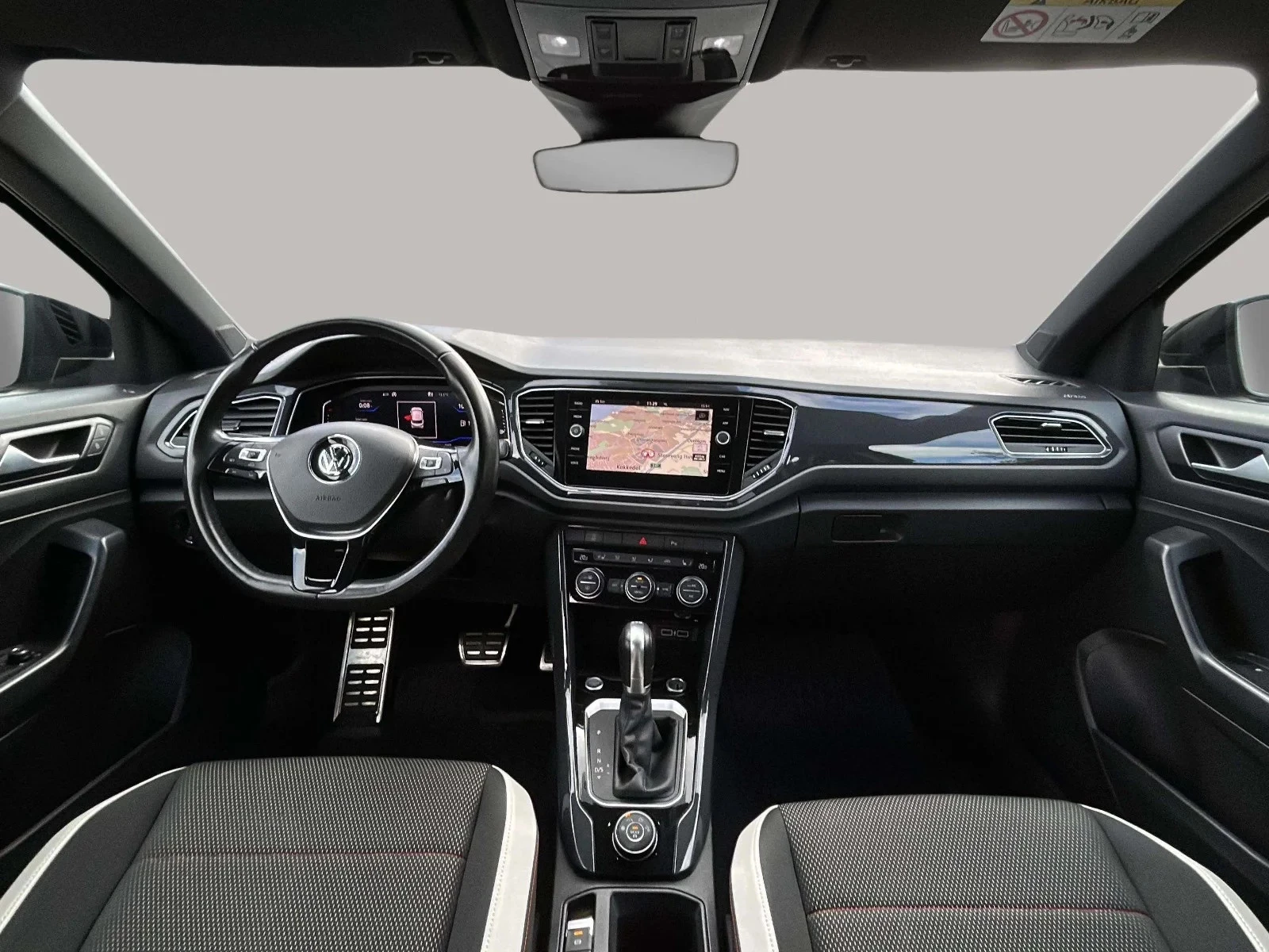 Volkswagen-T-Roc-image-12