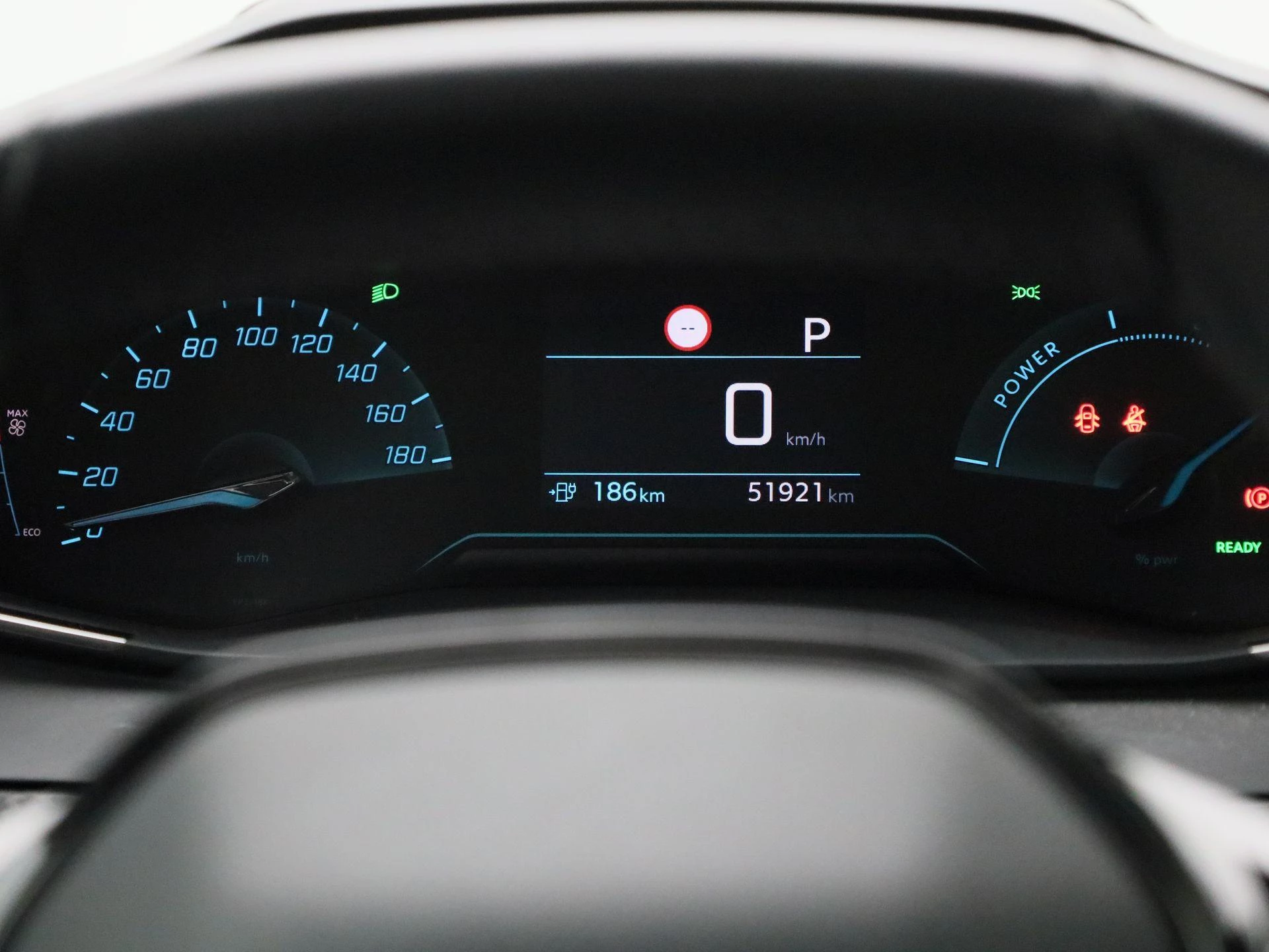 Peugeot-e-208-image-7