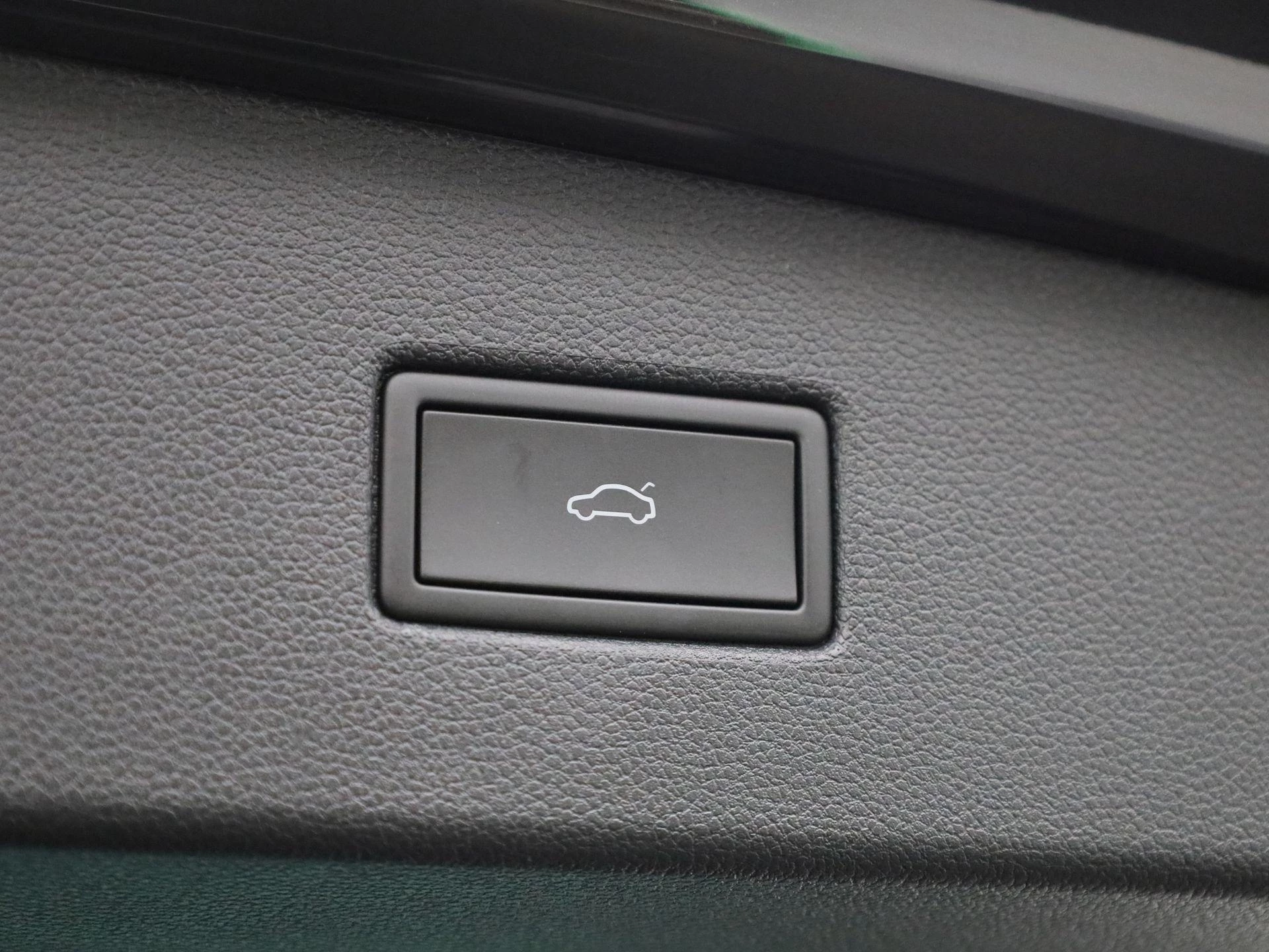 Volkswagen-Tiguan-image-14