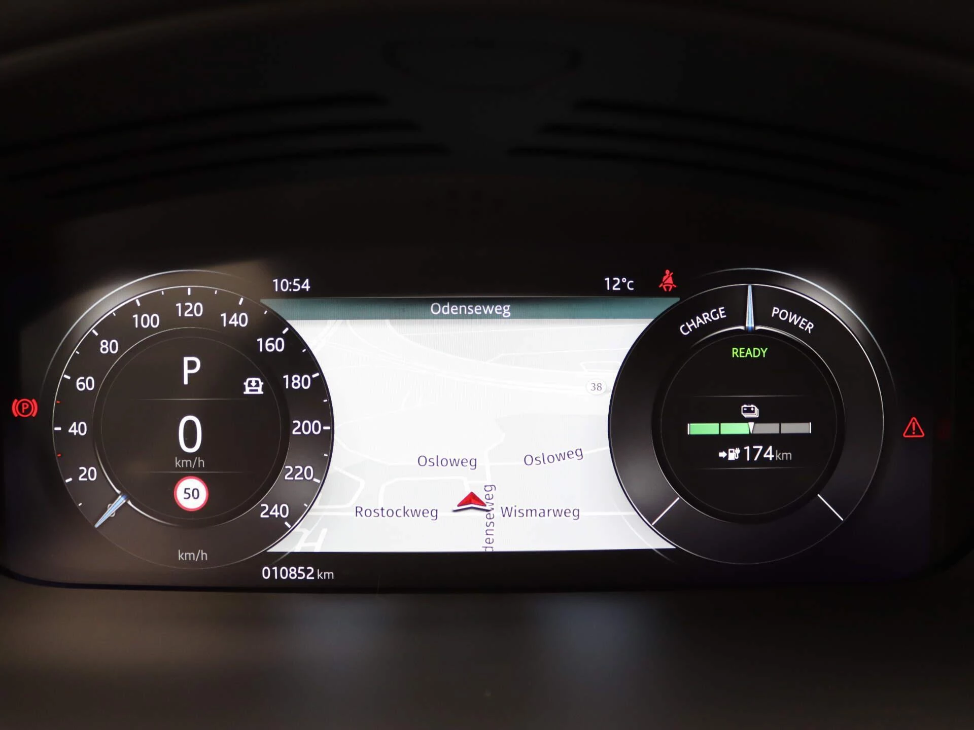 Jaguar-I-PACE-image-9