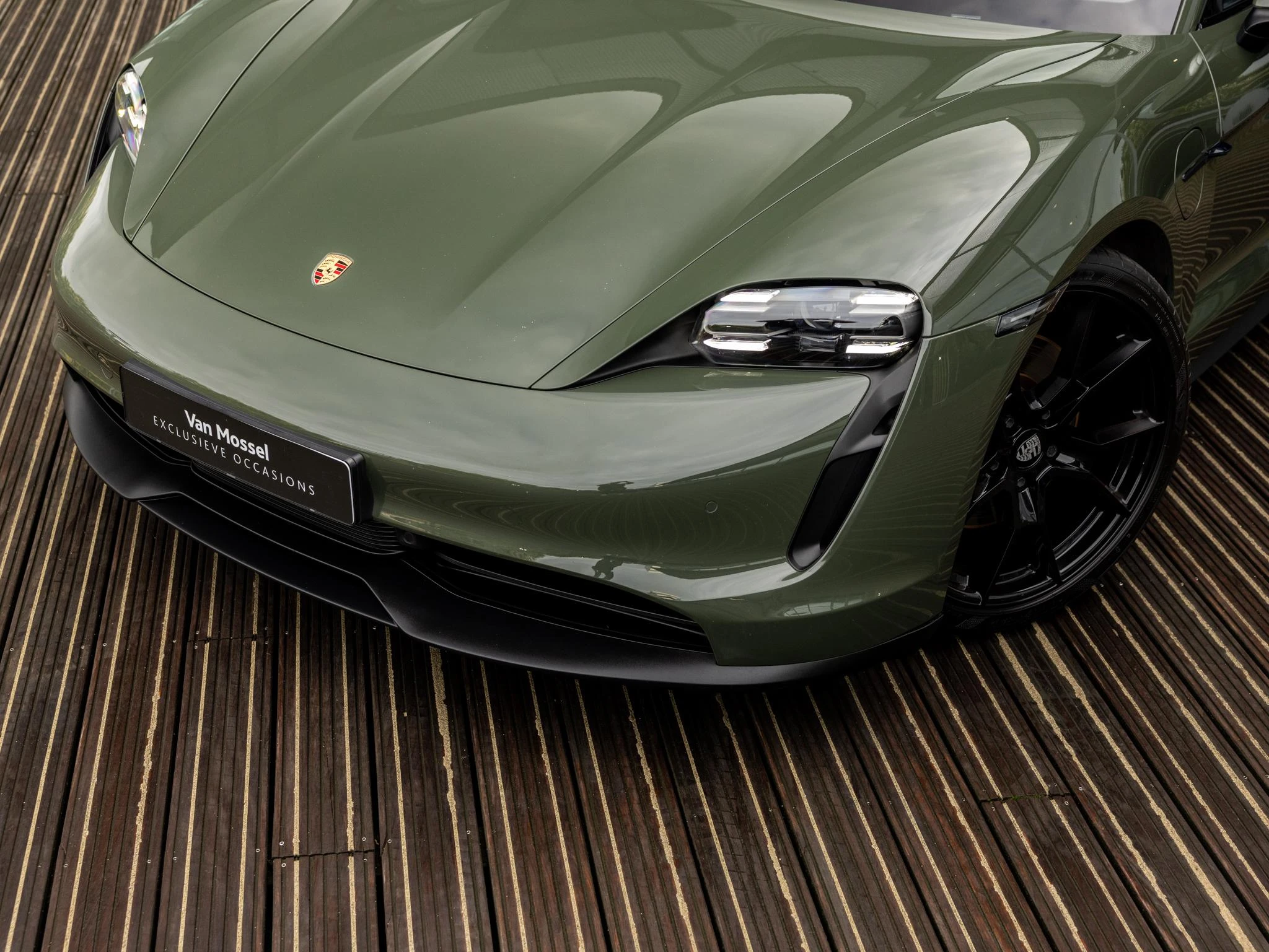 Porsche-Taycan-image-8
