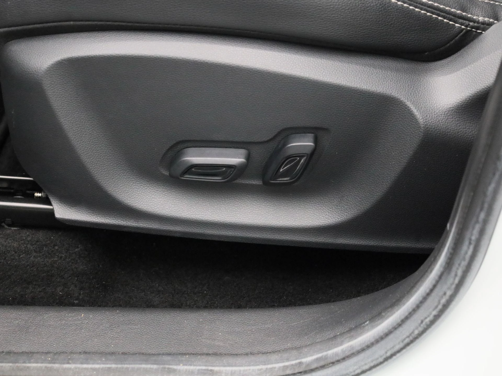 MG-ZS EV-image-15