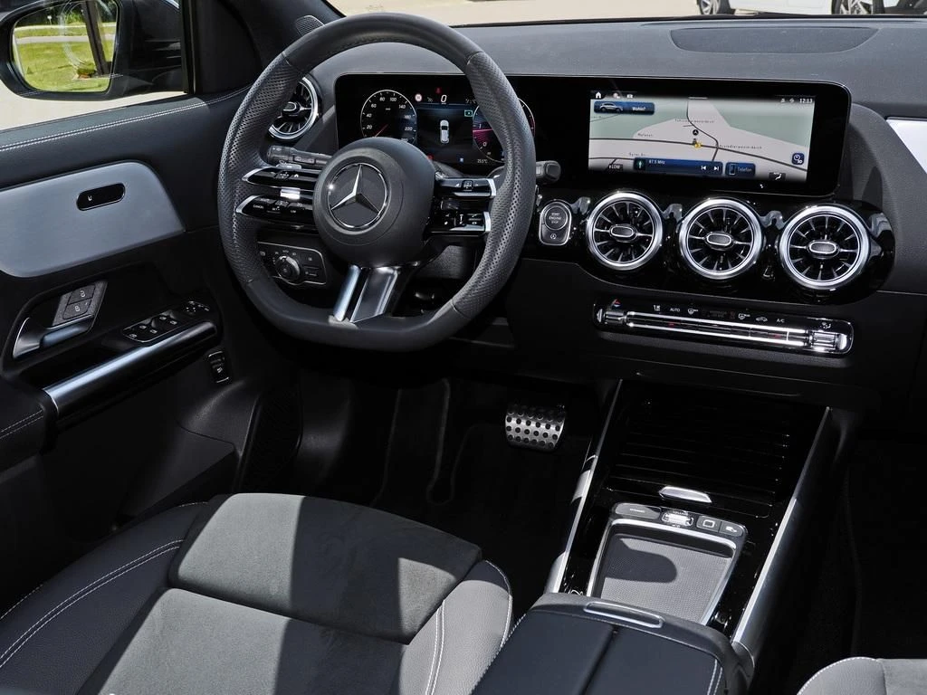 Mercedes-Benz-GLA 200 d-image-10