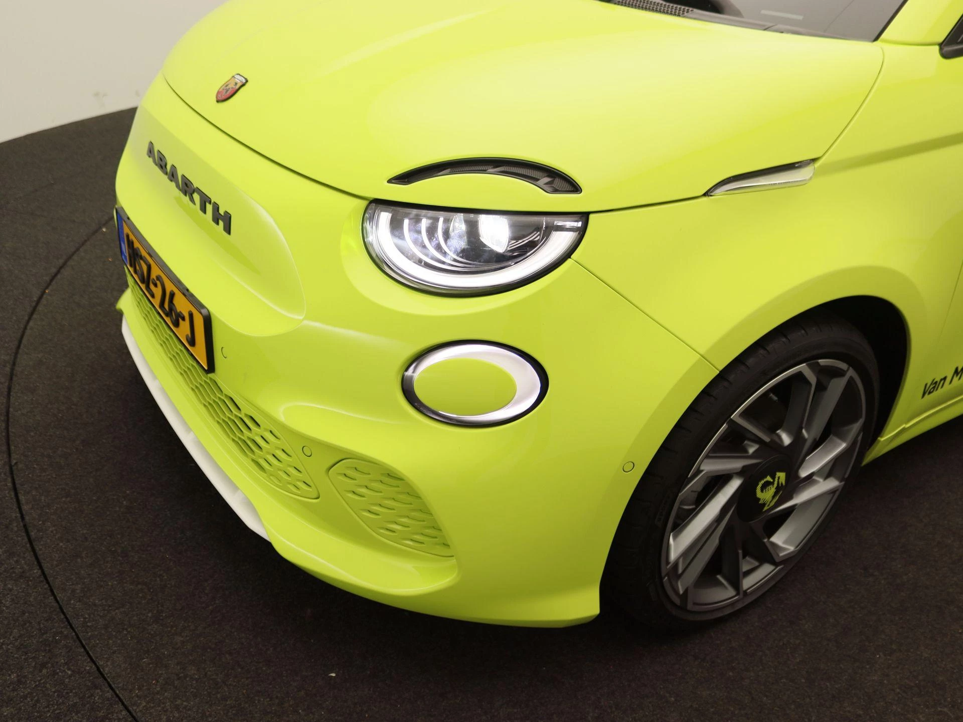 Abarth-500e-image-15