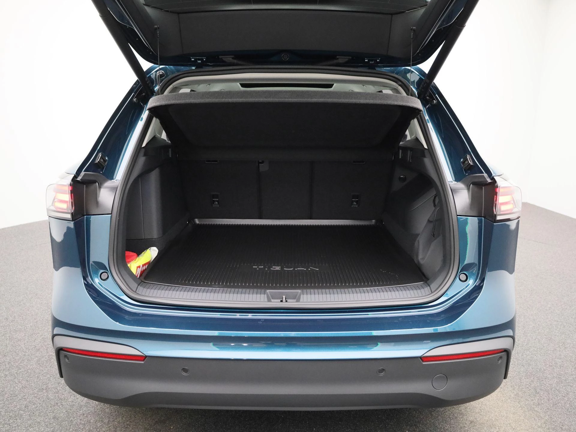 Volkswagen-Tiguan-image-12