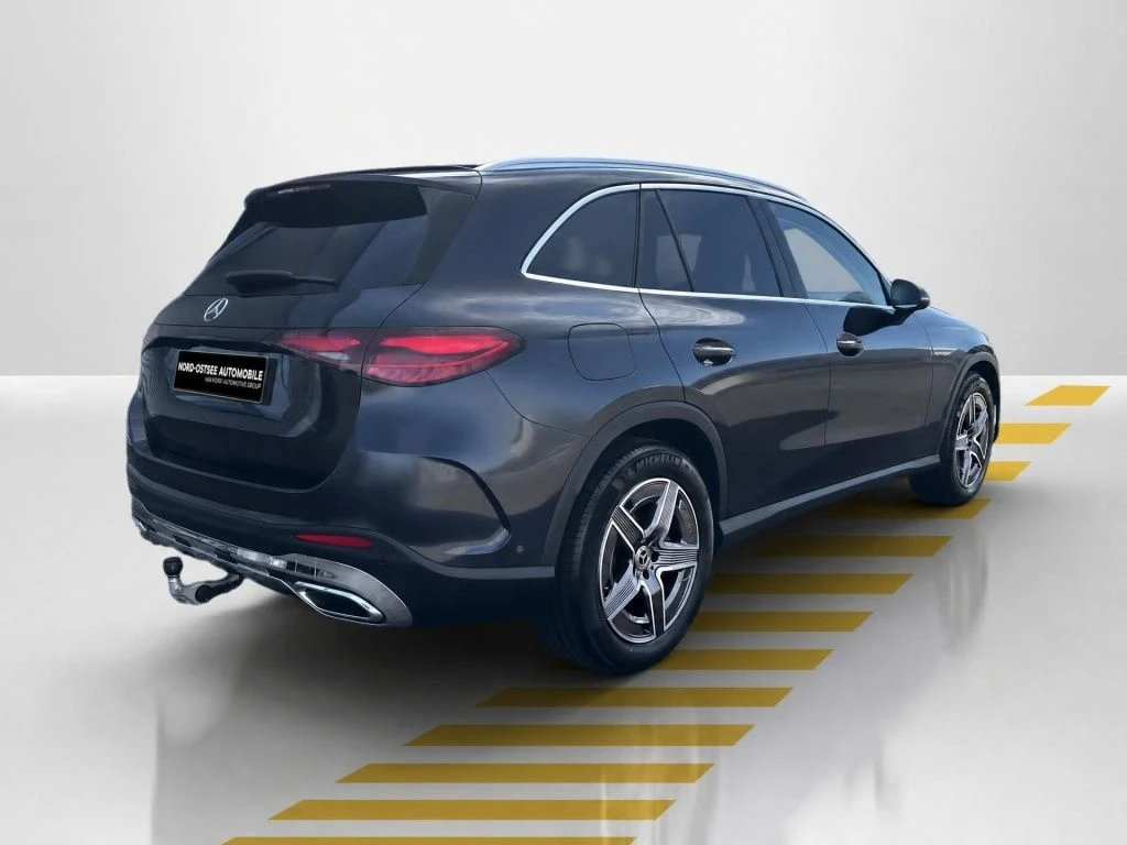 Mercedes-Benz-GLC 220 d-image-14