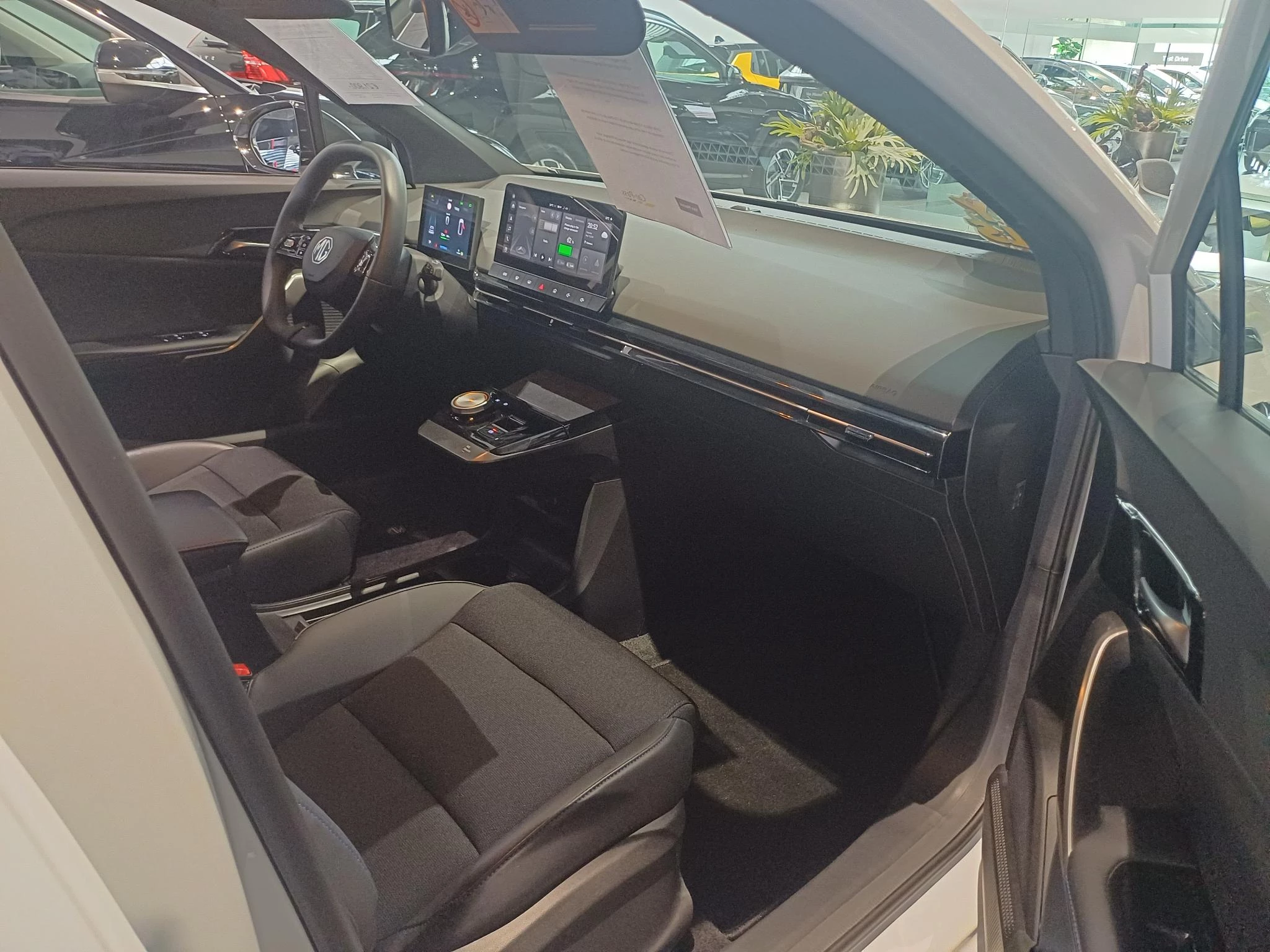 MG MG4 EV 64 kWh Luxury