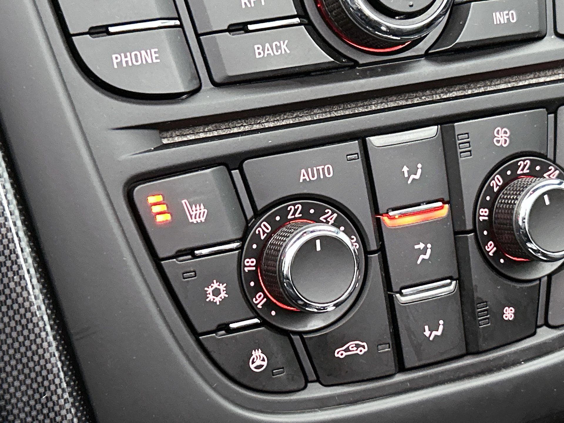 Opel-Cascada-image-7