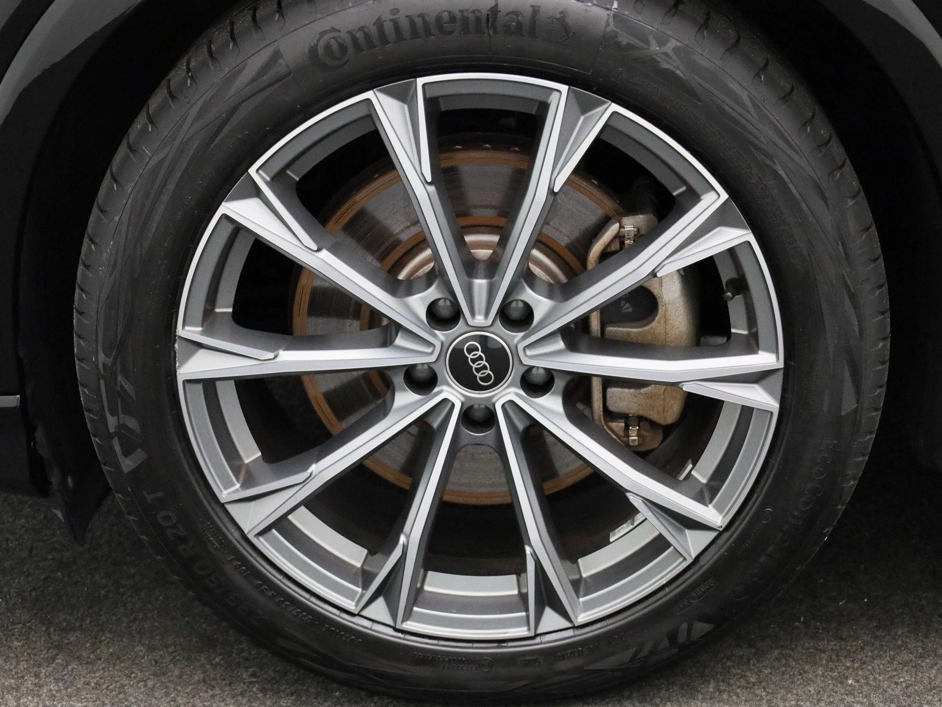 Audi-Q4 e-tron-image-14