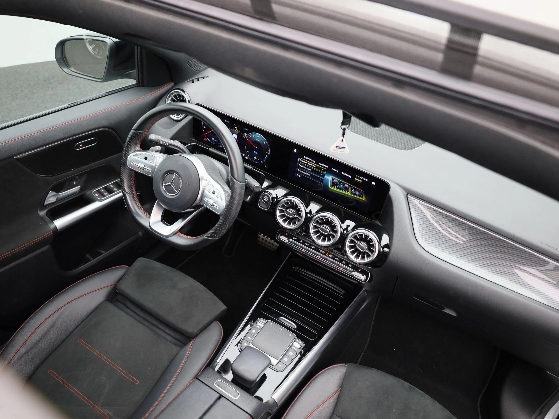 Mercedes-Benz GLA 250 e AMG Line