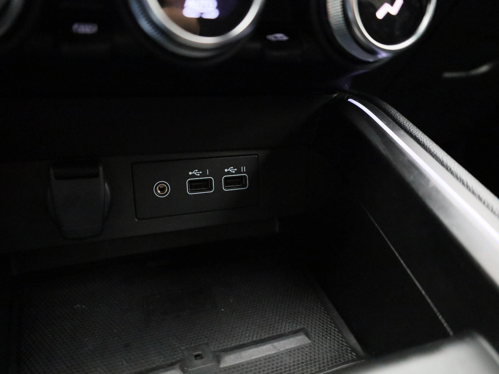 Renault-Clio-image-21