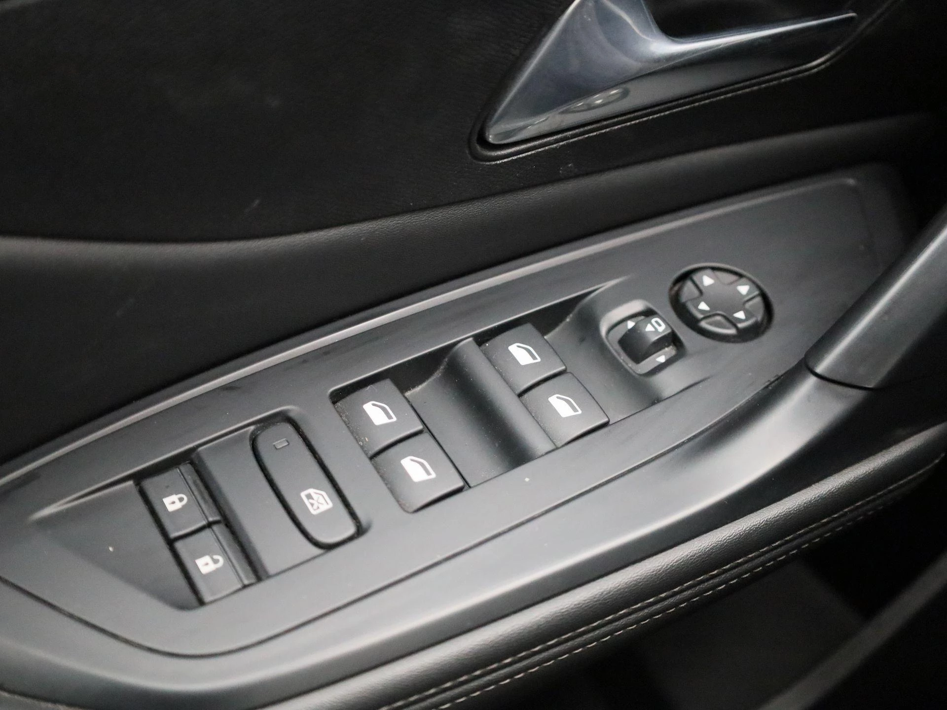 Peugeot-308-image-21