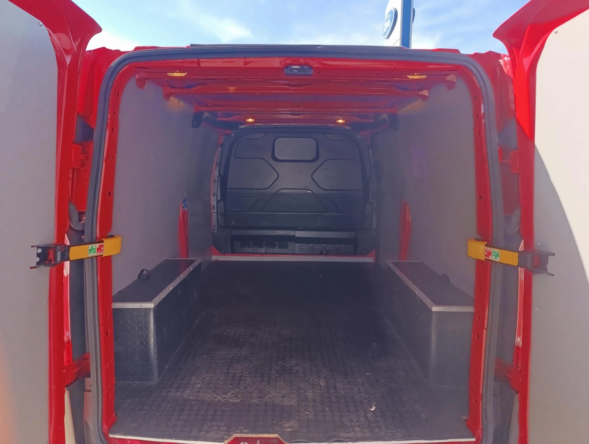 Ford-Transit Custom-image-9