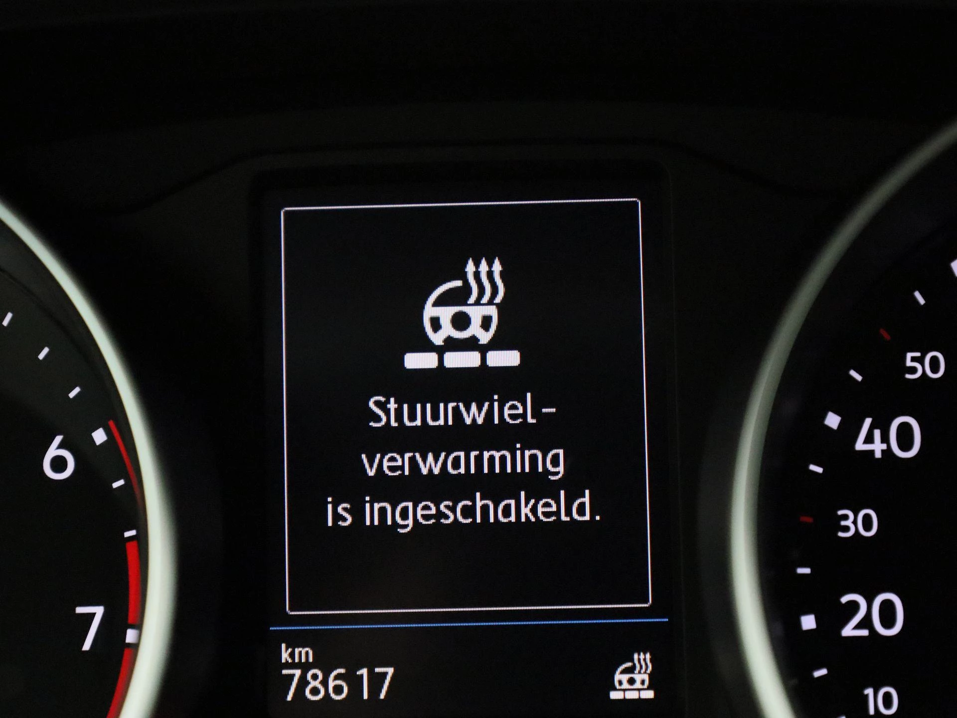 Volkswagen-Tiguan-image-17